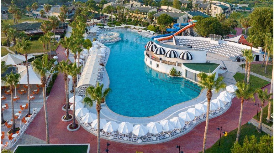 Antalya’daki Otel Büyüdü Endişeler Arttı (6)