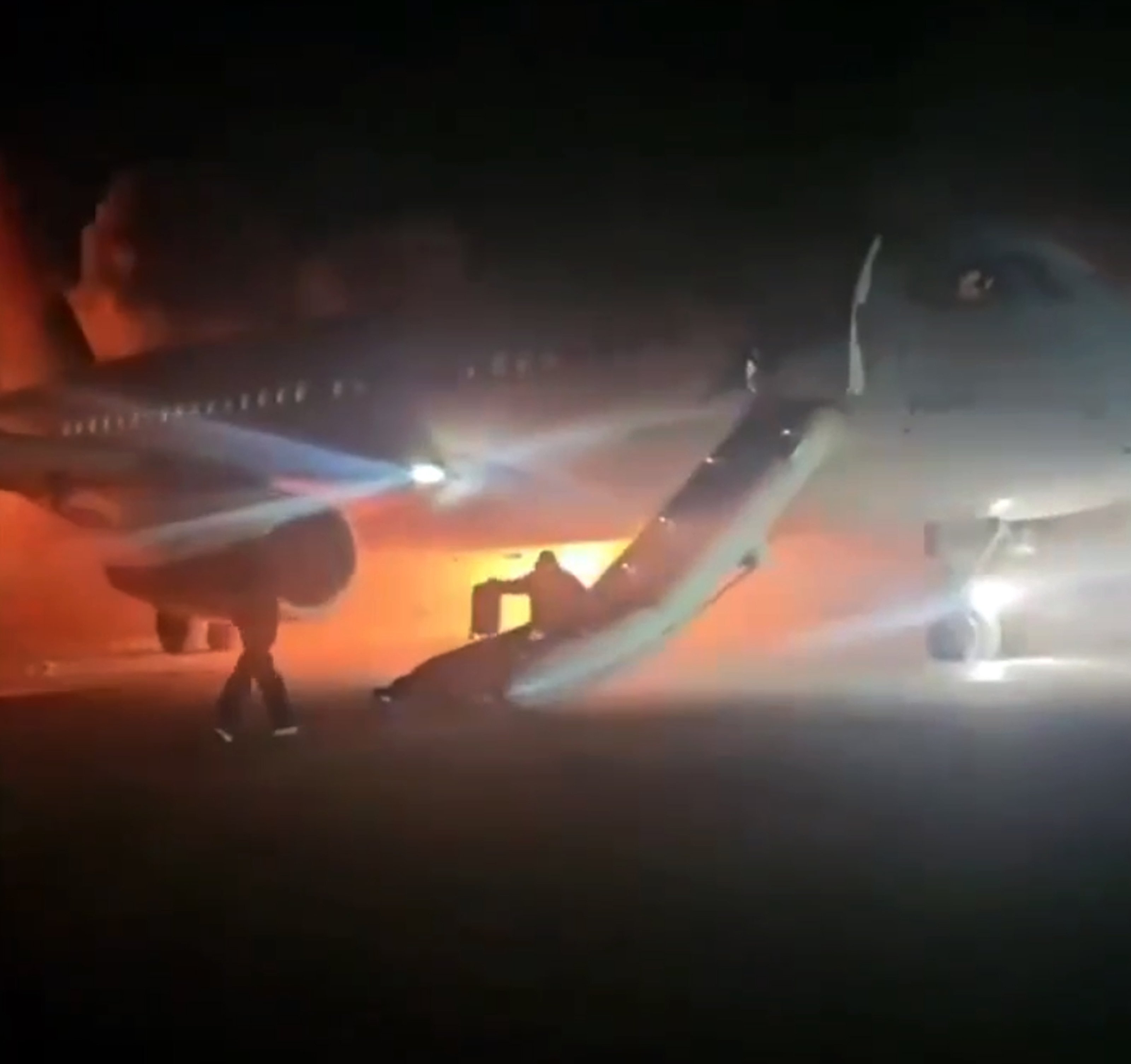 Antalyadaki Sabıkalı Uçak Sökülüp Rusyaya Götürülecek (5)