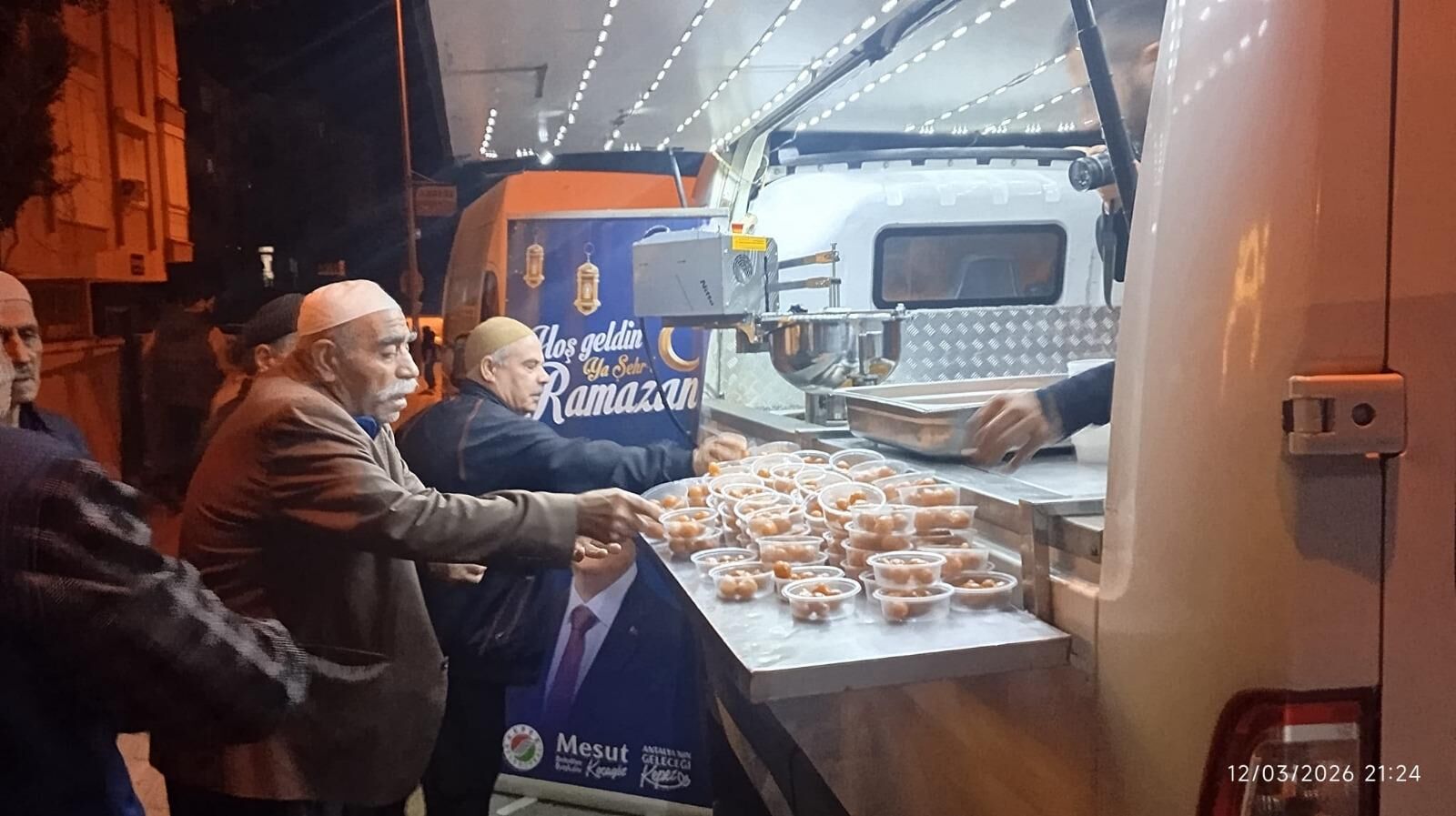 Antalya’daki Sofralar Birleştirildi (1)