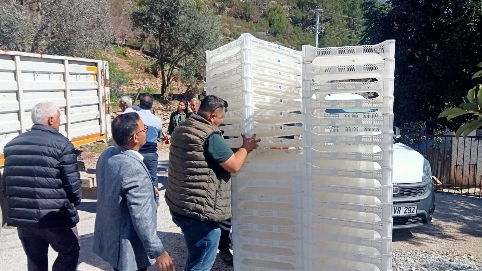 Antalya’dan Üreticilere Ipekböceği Besleme Tablası Desteği (3)