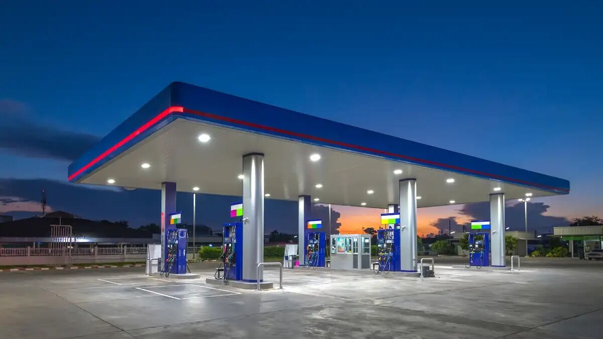 Antalyalı Akaryakıt Istasyonları Çatı Ruhsat Bekliyor (1)-1