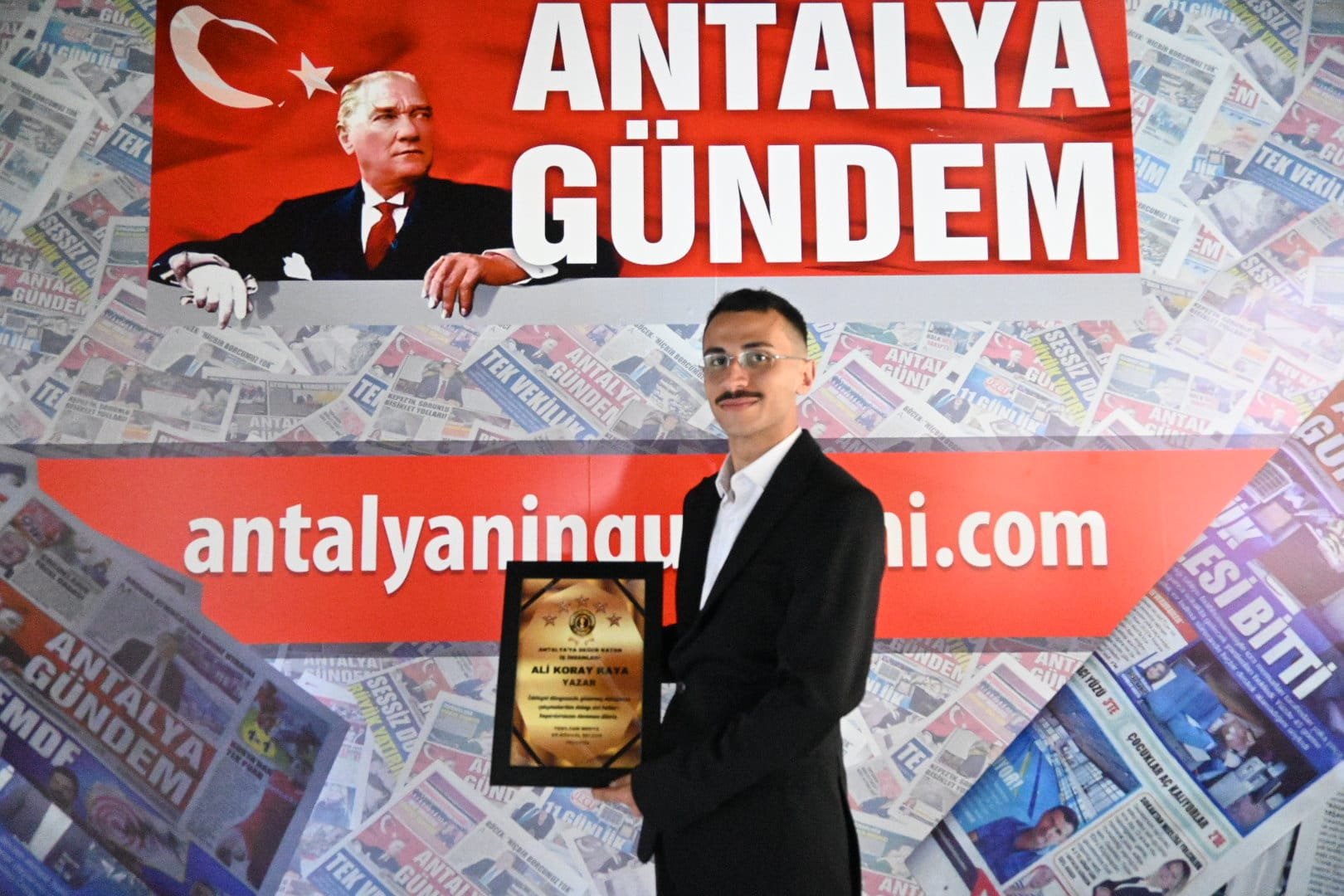 Antalyalı Genç Yazar Ödülünü İlber Ortaylıya Ithaf Etti (4)