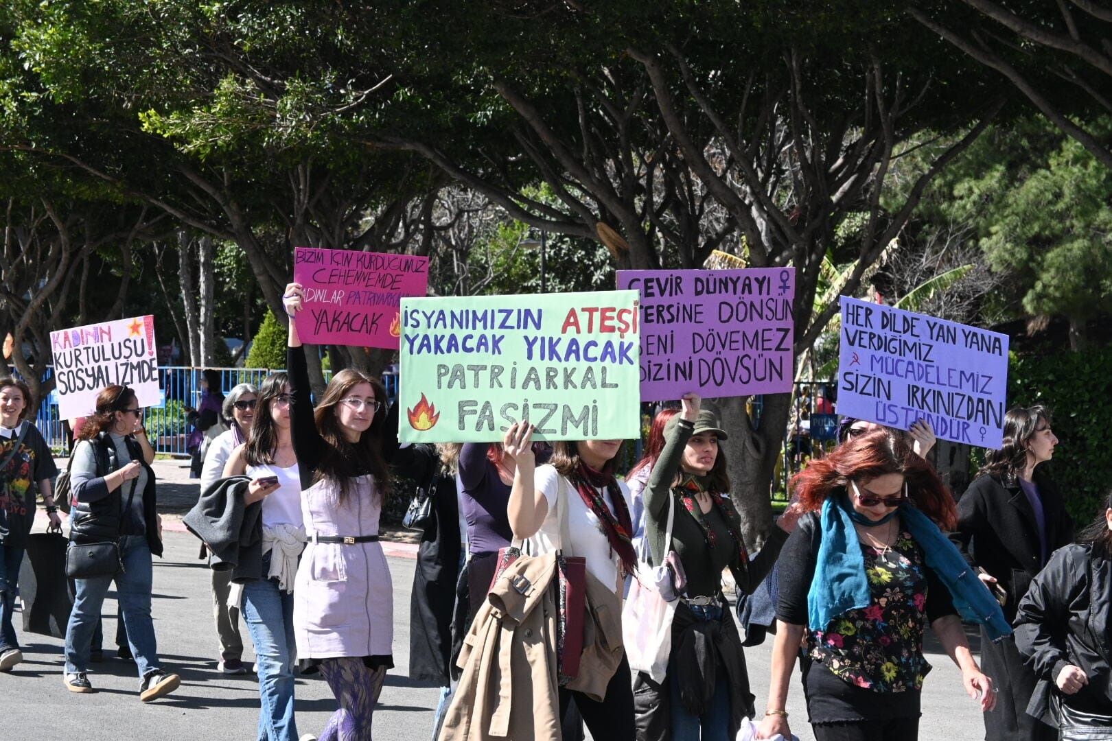 Antalyalı Kadınlar 8 Mart’ta Şiddet Ve Eşitsizliğe Karşı Yürüdü (5)