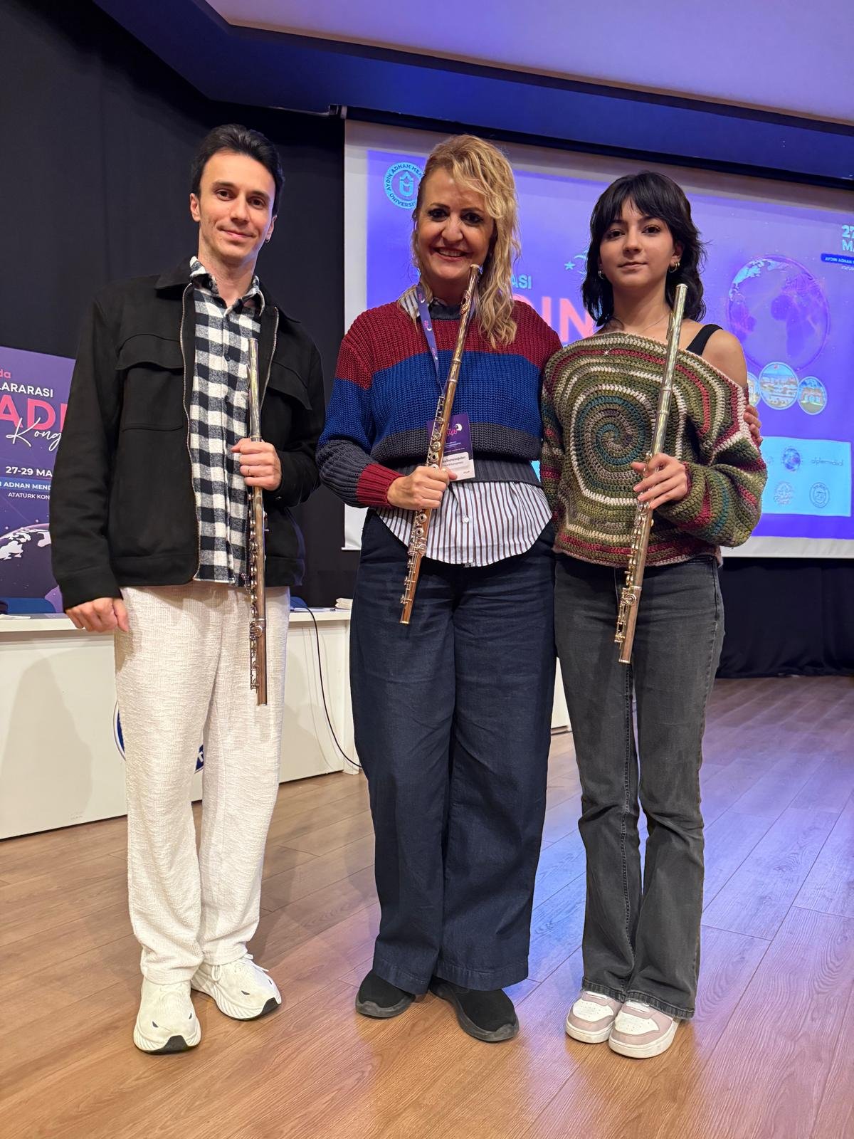 Antalyalı Sanatçı Bayramoğlları Aydın’da ‘Kadın Ve Sanatı’ Anlattı (10)