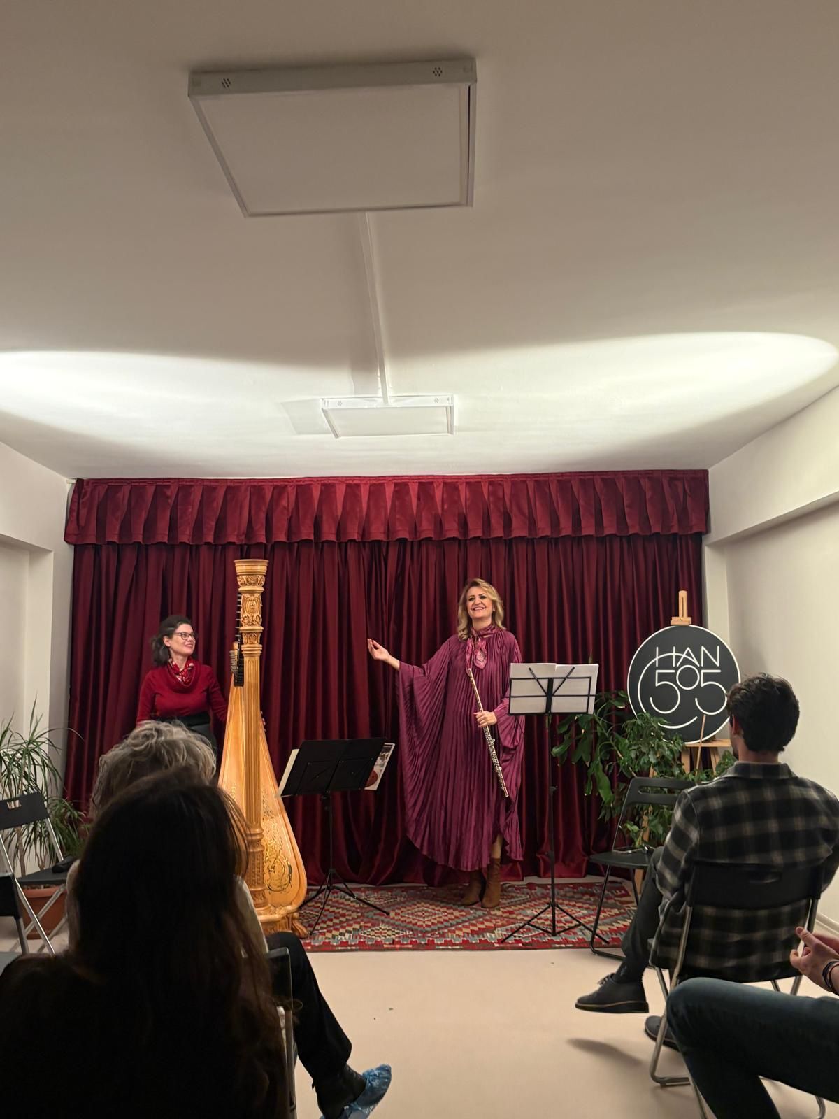 Antalyalı Sanatçıdan İzmir’de Dünya Prömiyeri (11)