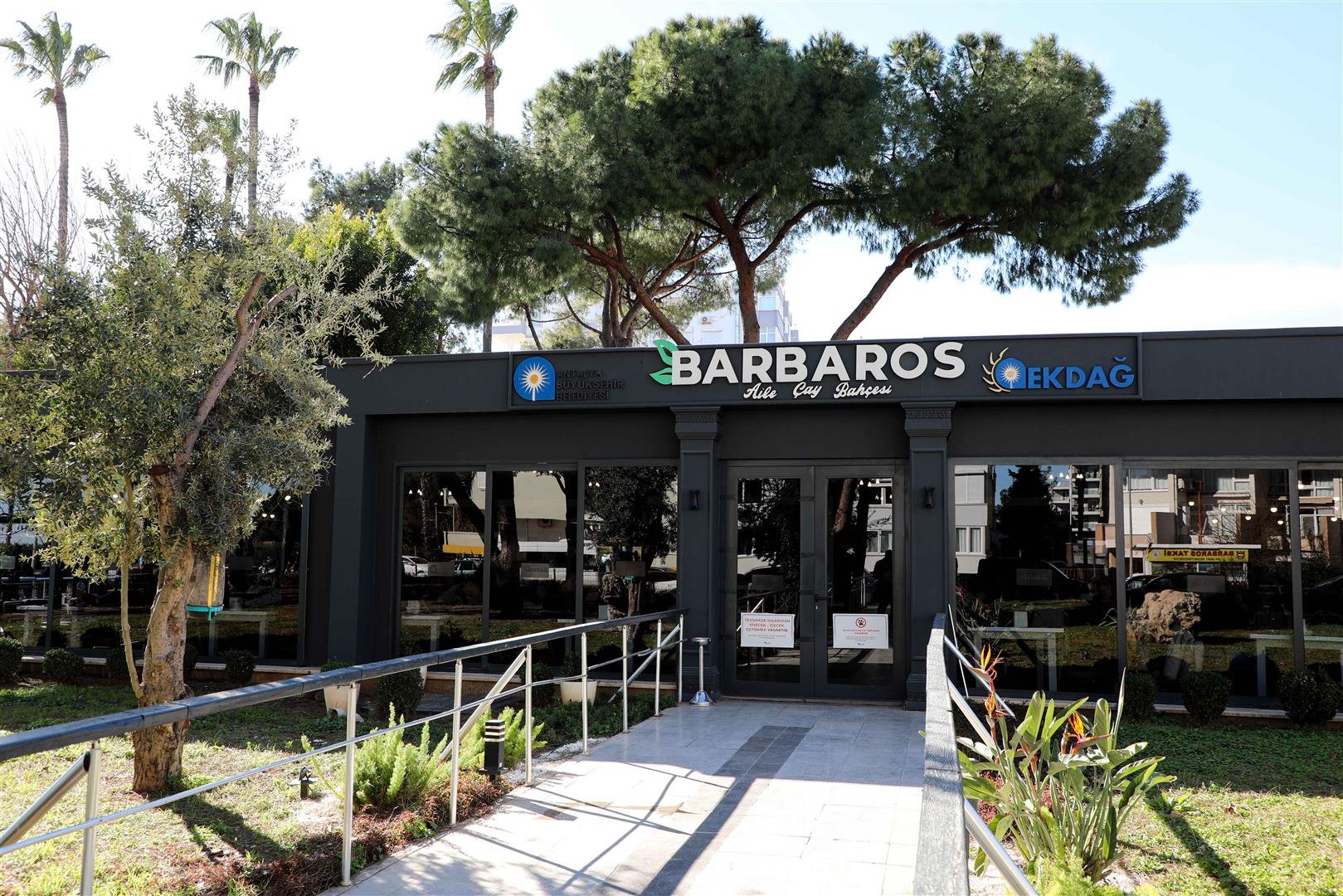 Antalya’nın Buluşma Noktası Barbaros Çay Bahçesi Oldu (4) (Large)