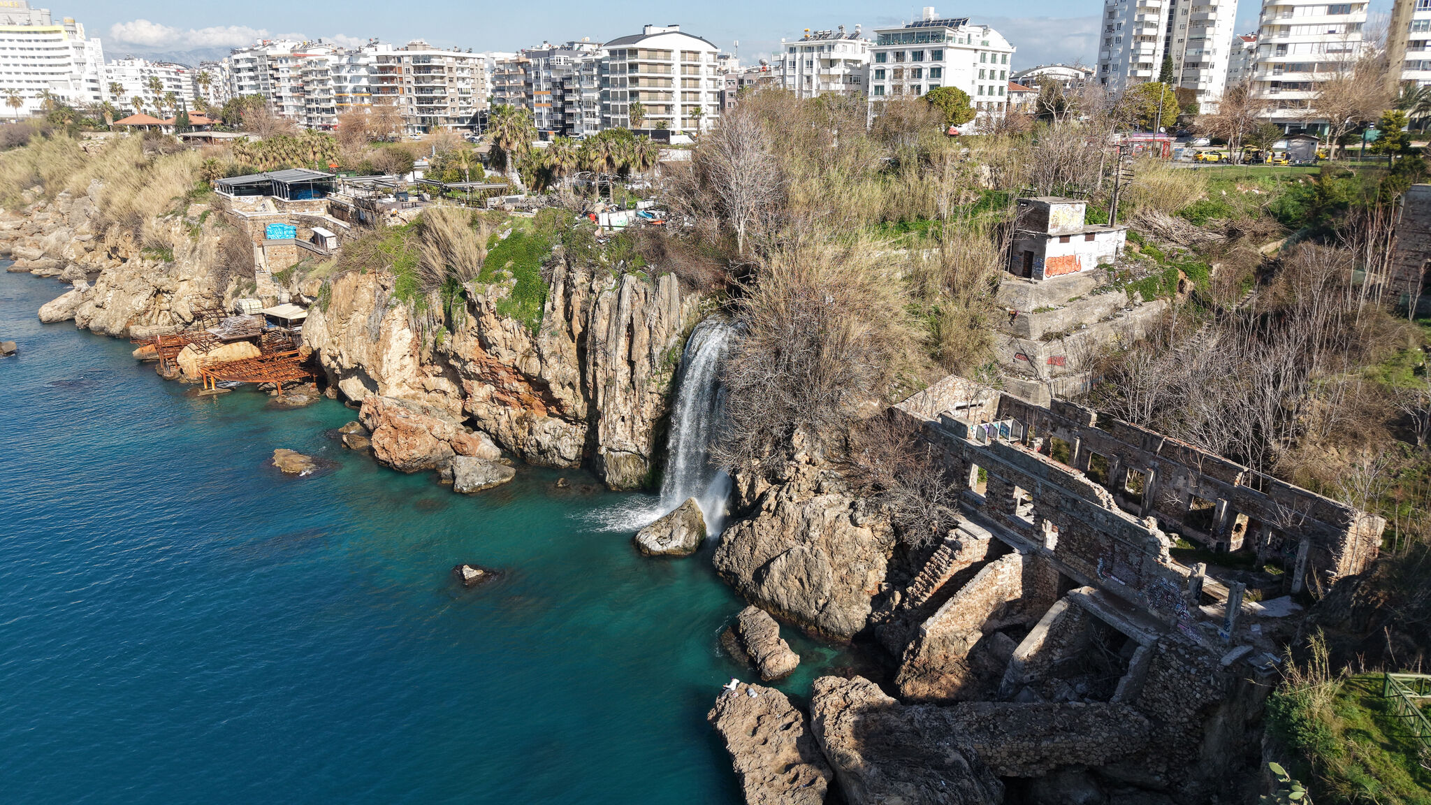 Antalya’nın Göbeğindeki Falezlerde 26 Kaçak Yapı Rezaleti (7)