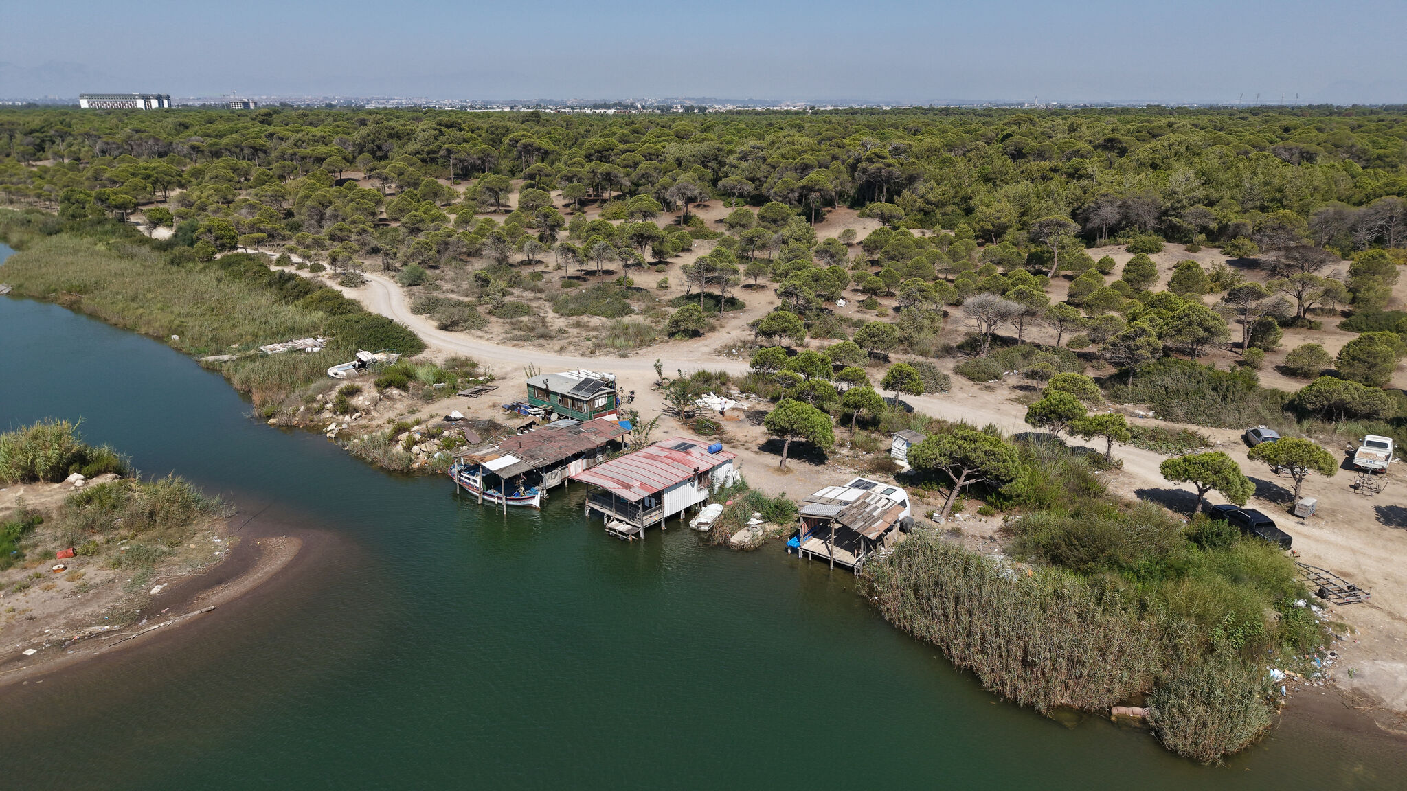 Antalya’nın Kumköy Sahilinde Kaçak Yapı Ve Lağım Skandalı (1)