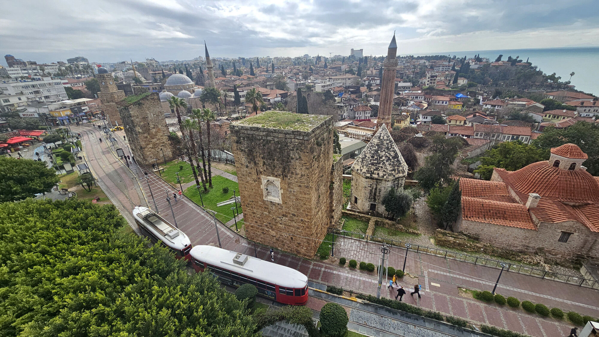 Antalyanin Simgesi Yikilma Tehlikesi Ile Karsi Karsiya (5)