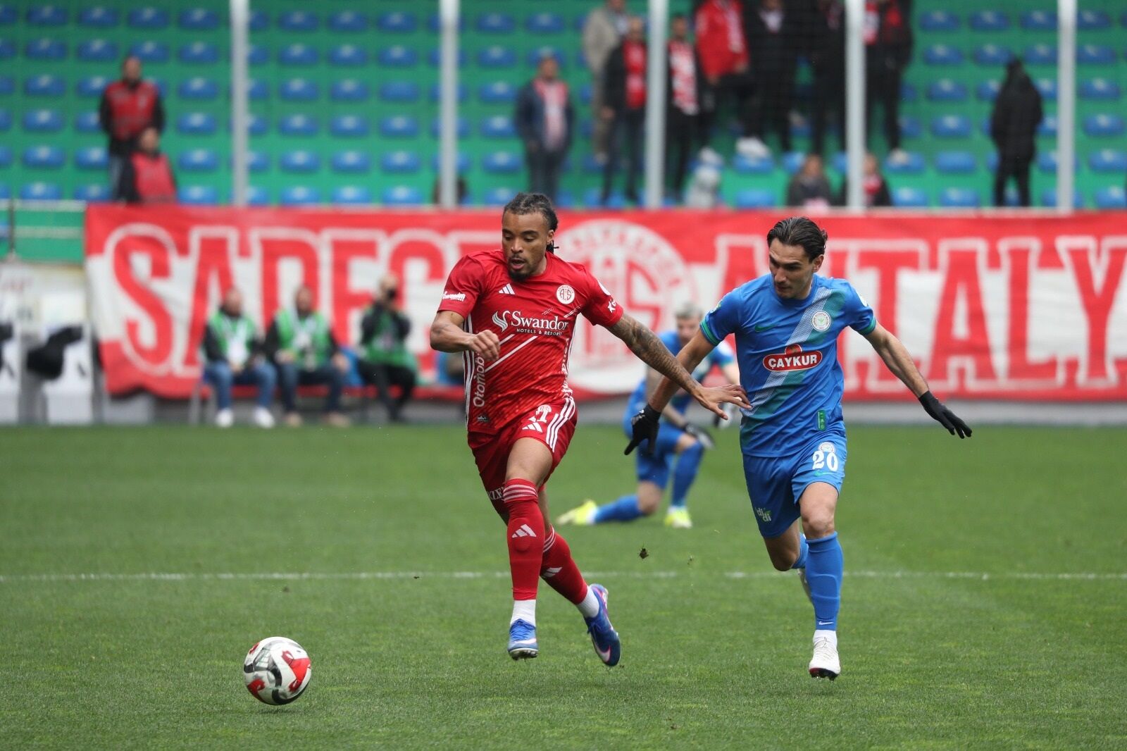 Antalyaspor Deplasmanda Karadeniz’den Eli Boş Döndü (6)