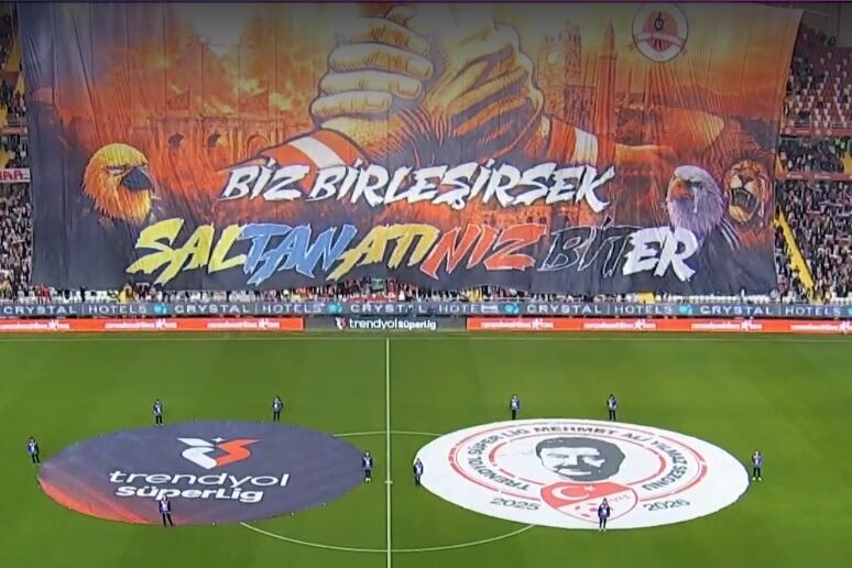 Antalyaspor Taraftari Maca Kacak Girdi (1)