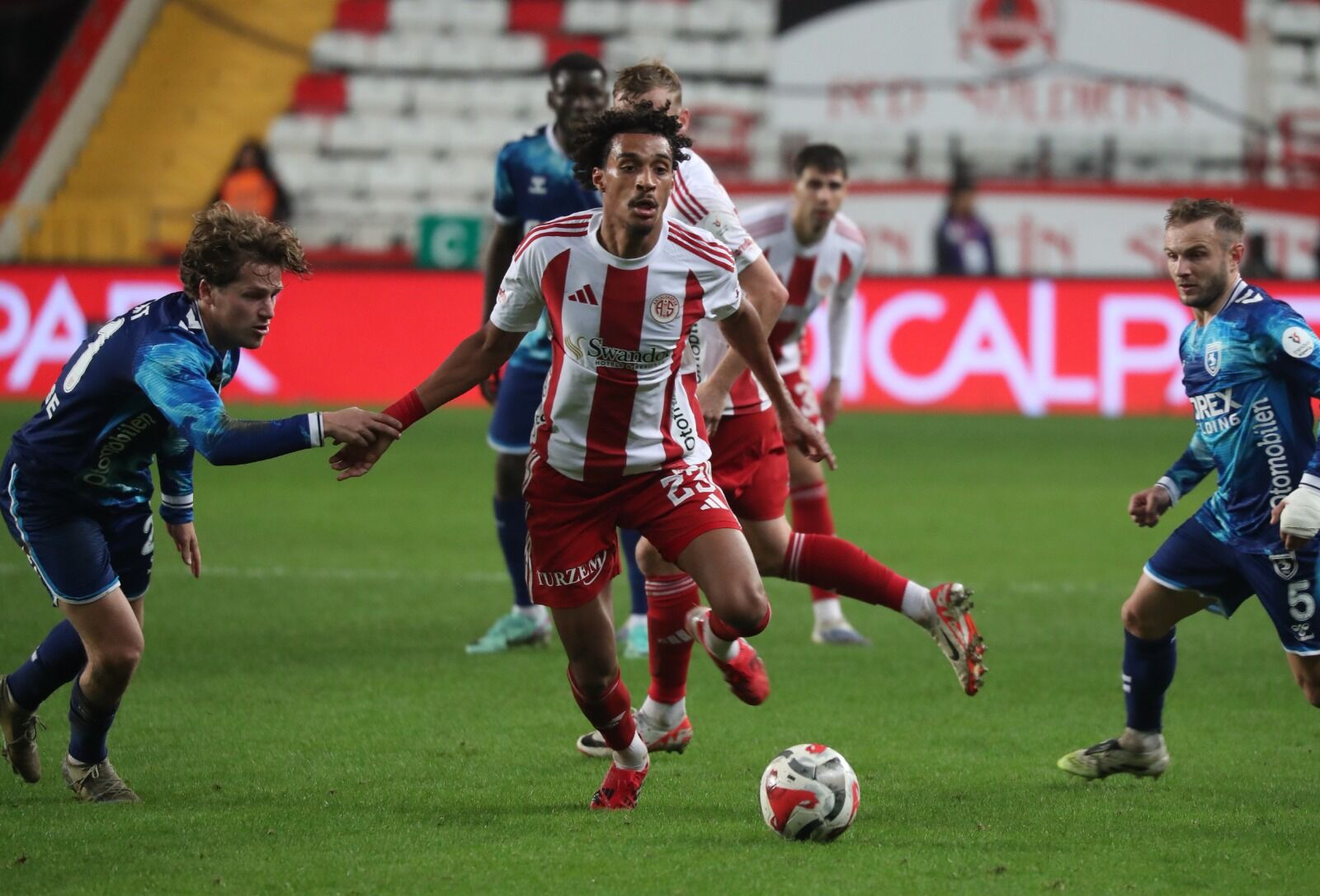 Antalyaspor’da Zorlu Takvim! 13 Günde 4 Zorlu Maç (2)