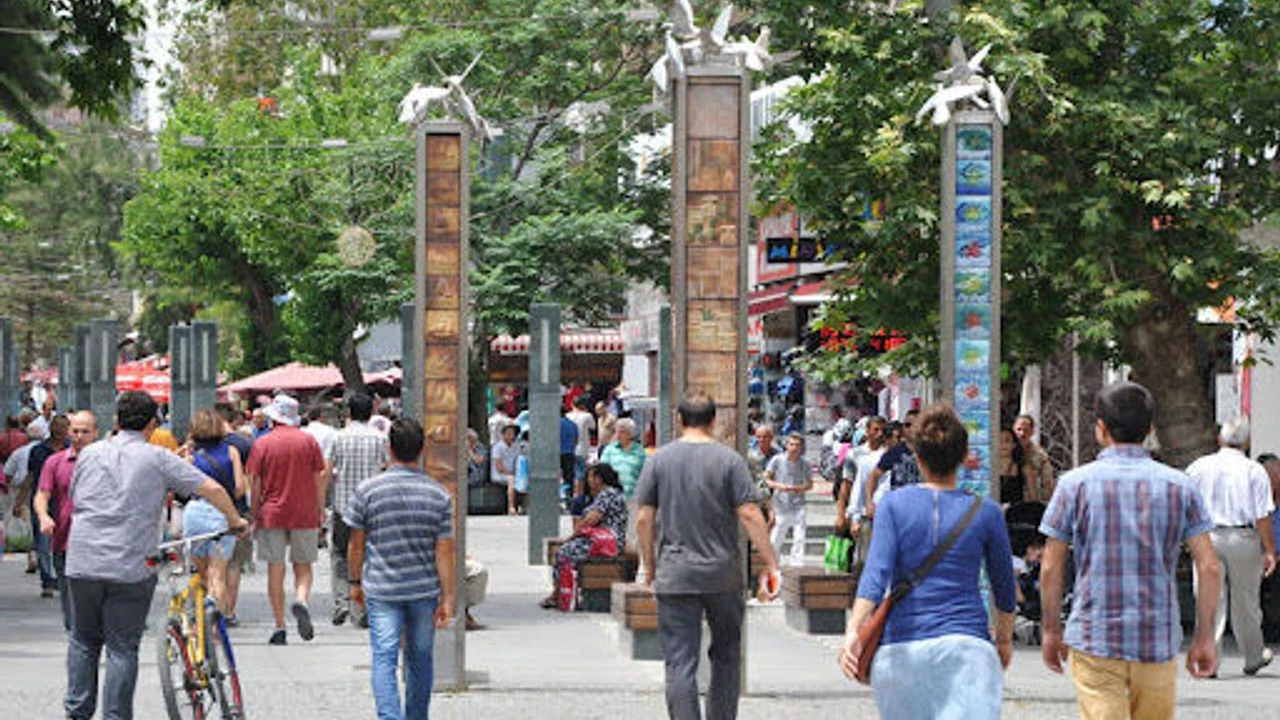 Antalya’ya Her Yıl Bir Il Göç Ediyor (3)