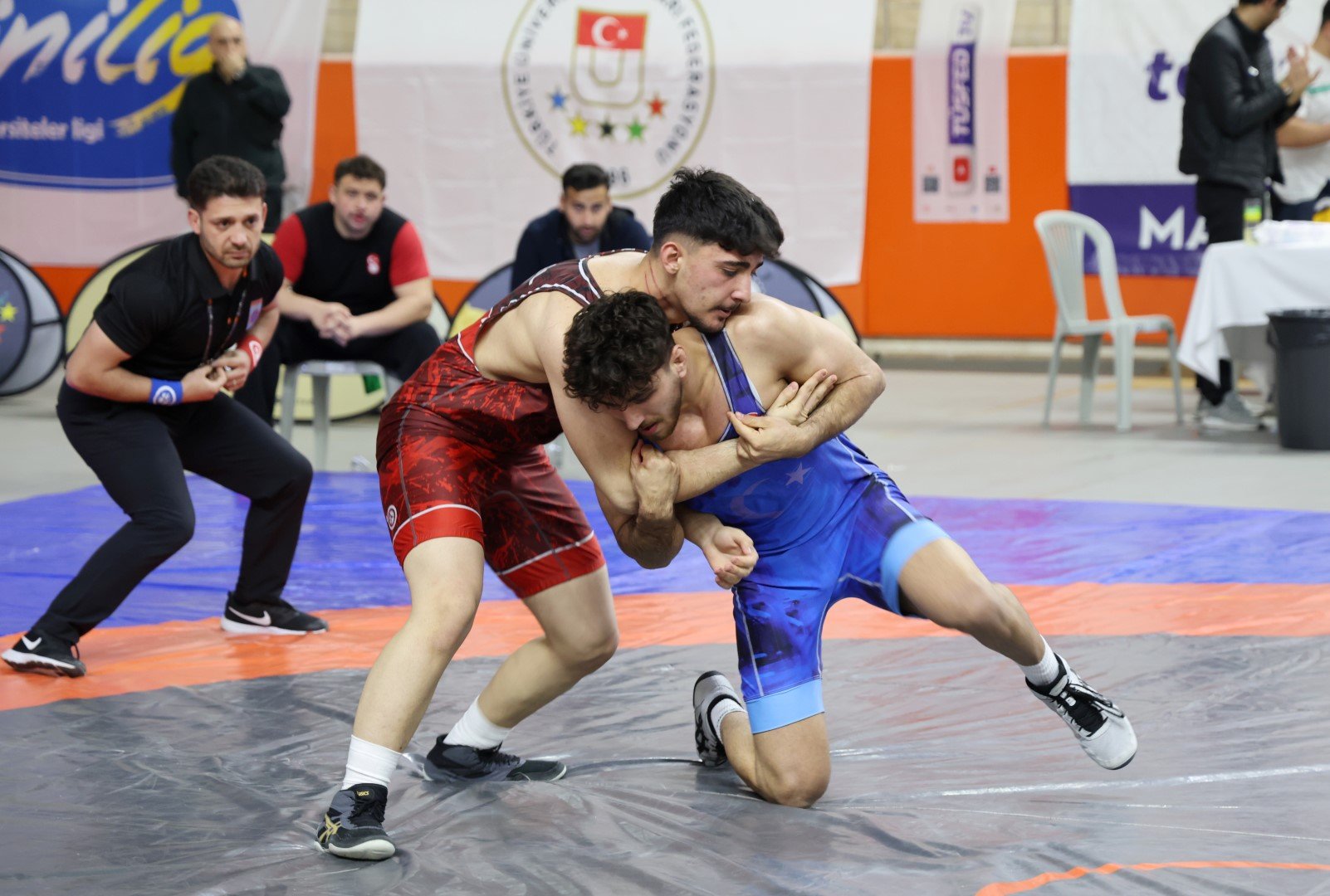 Burdur’daki güreşler başladı 619 güreşçi kıran kırana yarışacak