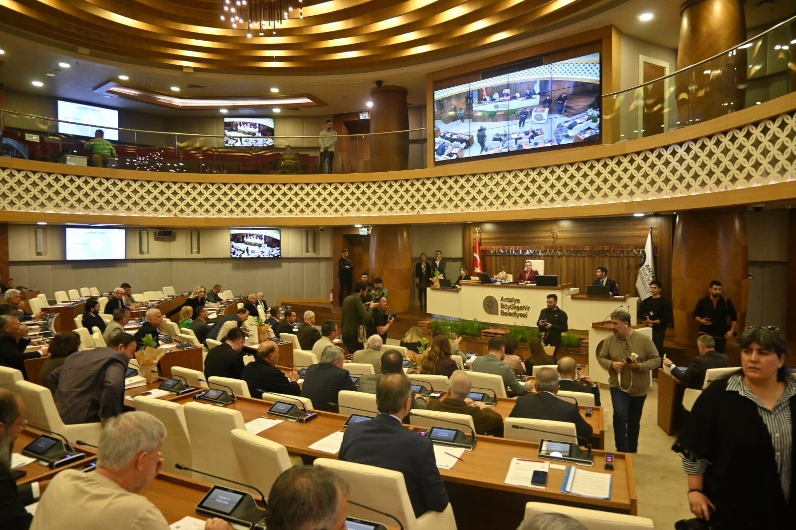 Büşra Özdemir’den Muhittin Böcek Çıkışı; “Deliller Konuşacak” (2) (Large)