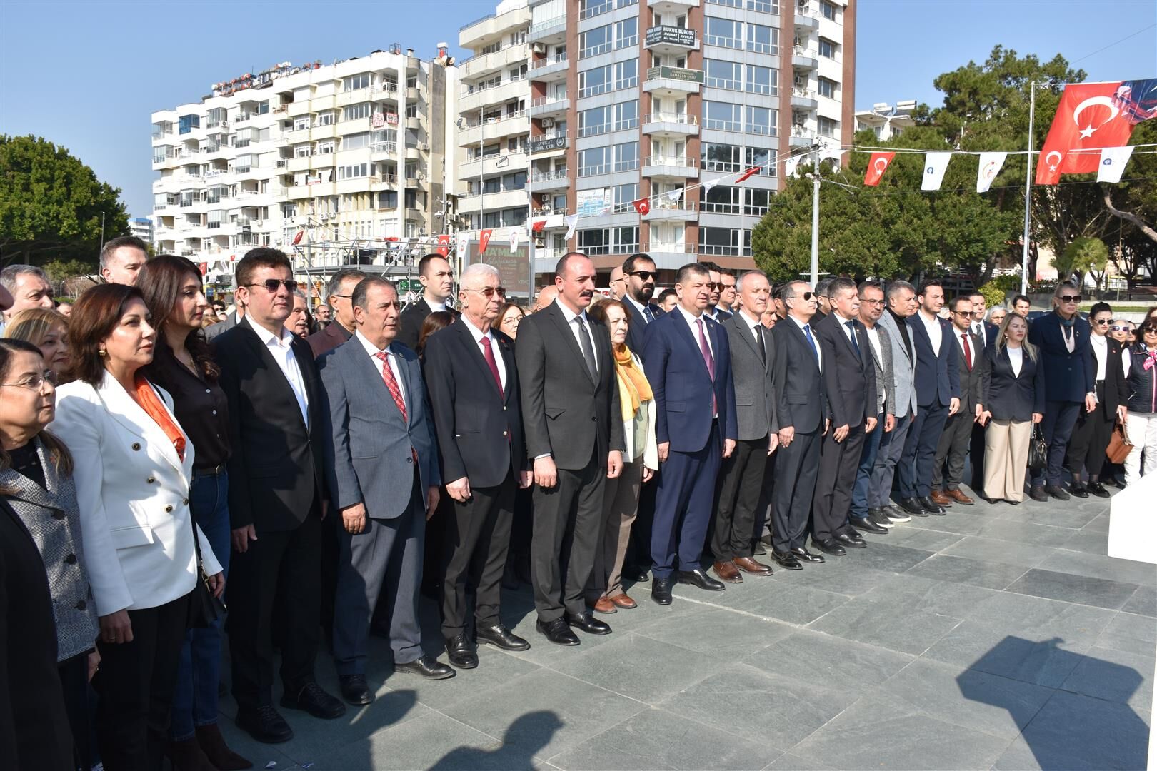 Chp, Atatürk’ün Geldiği Günde Demokrasi Vurgusu Yaptı (4) (Large)