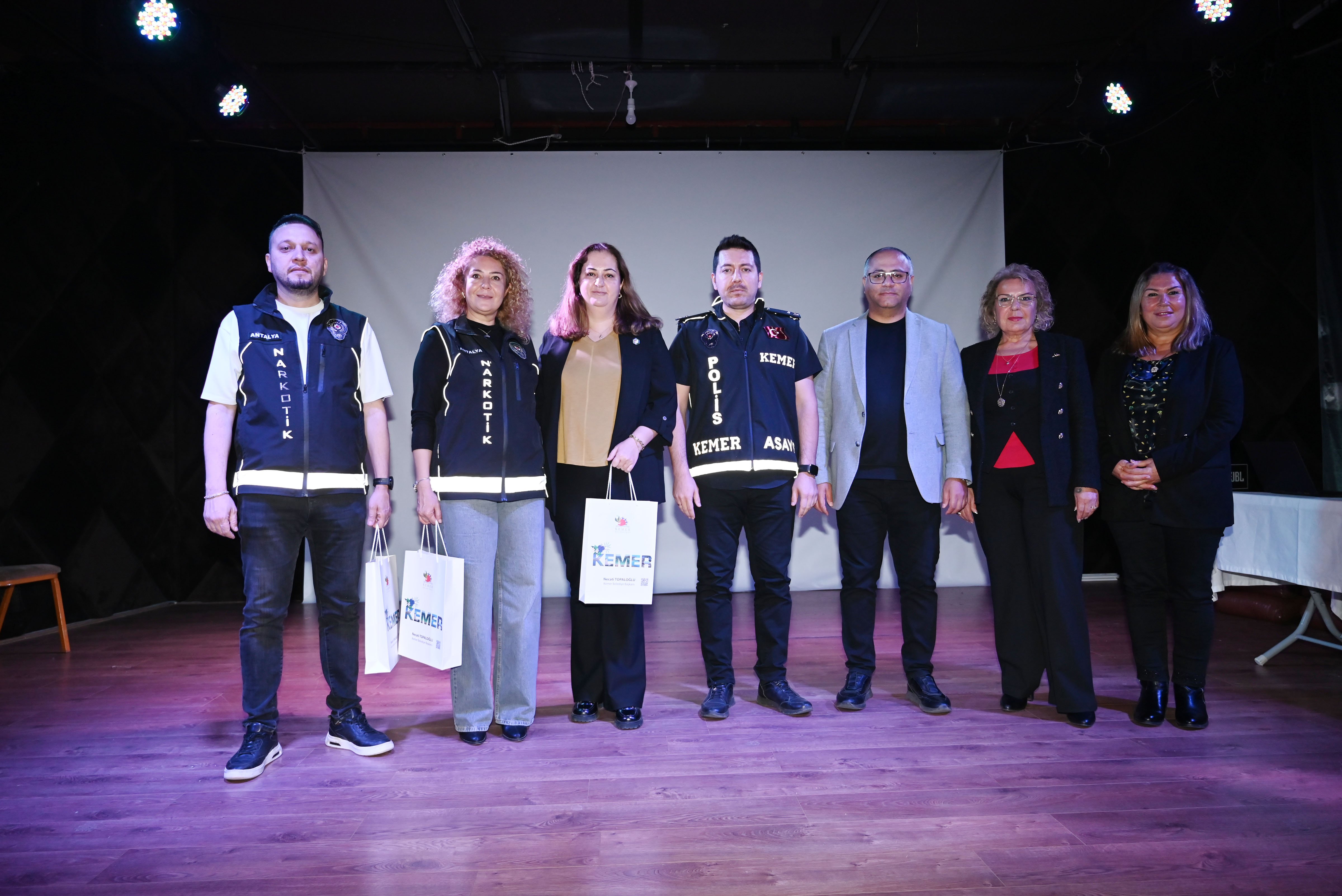 Çocukları koruyan seminer Kemer’de