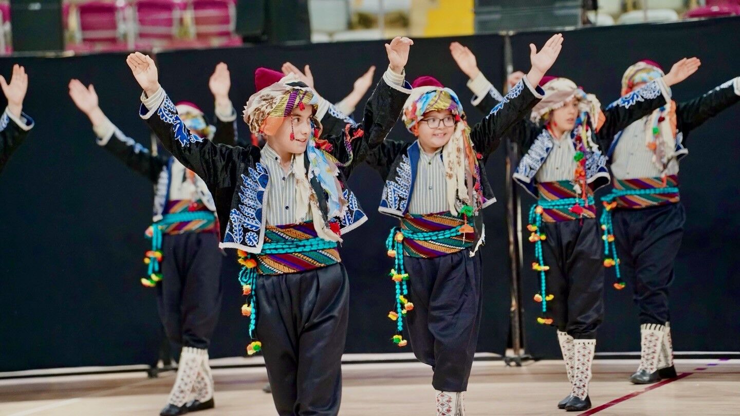 Isparta’da Halk Oyunları Miniklerin Şampiyonu Sevim Örnek İlkokulu Oldu (2)