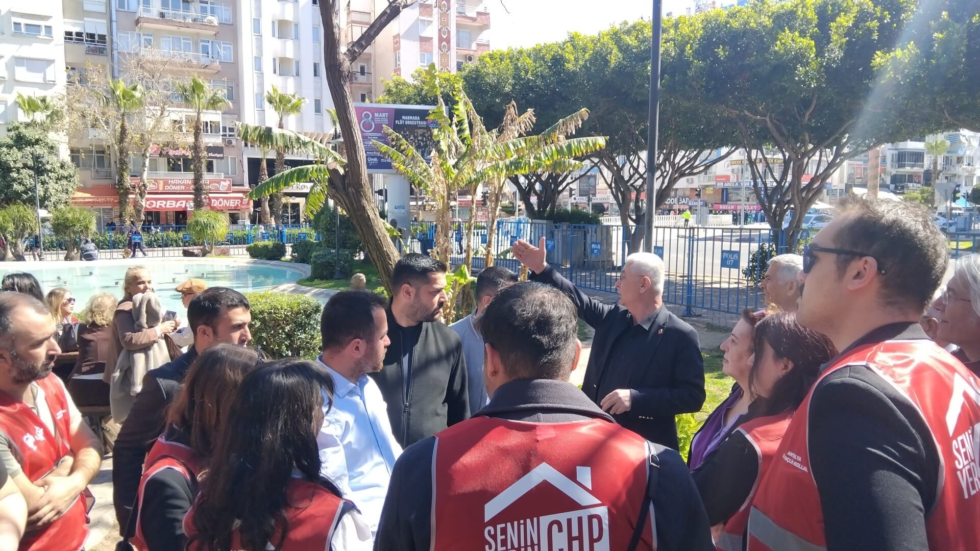 Kadınlar Erkekleri Kavdu (2)