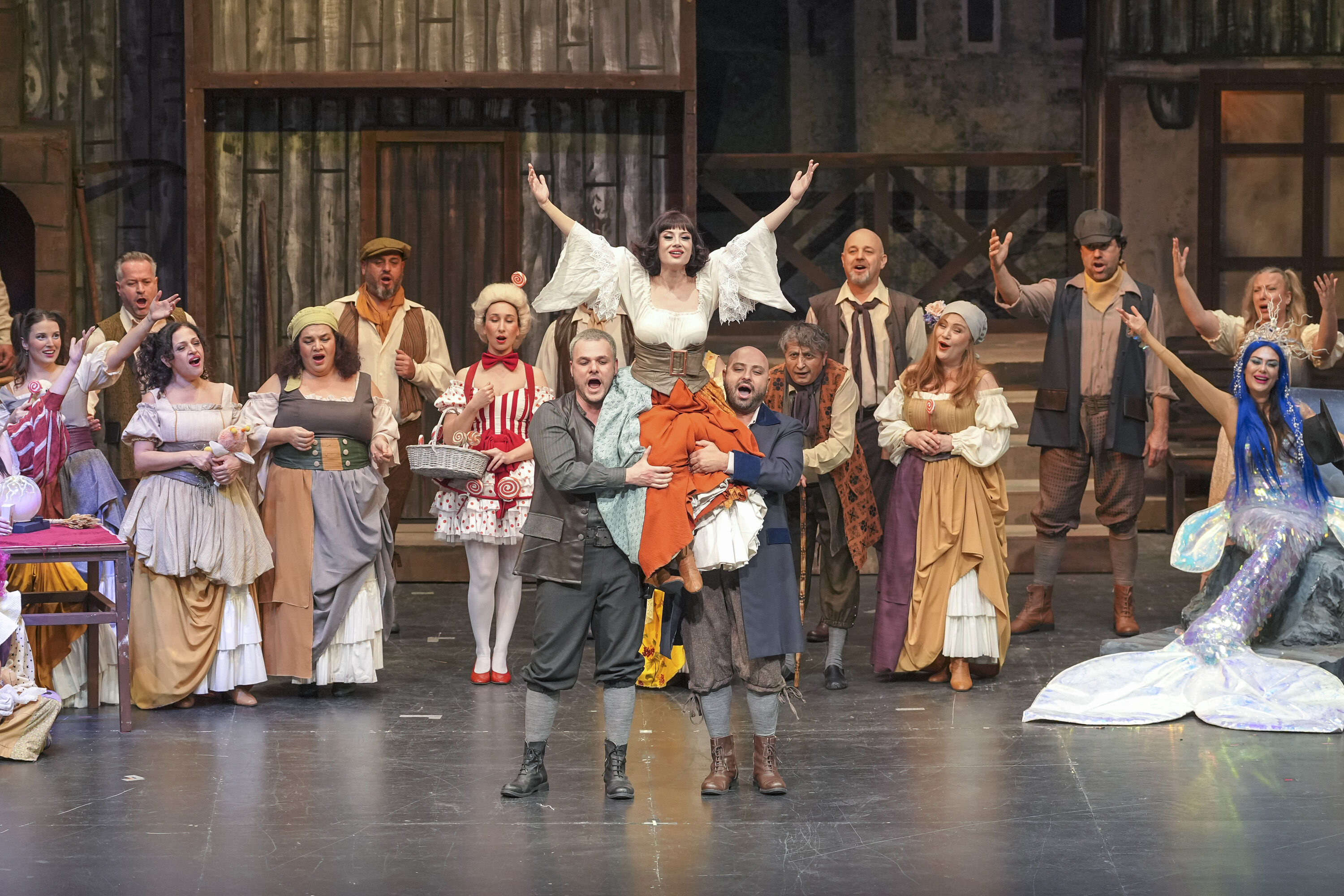 Kahkaha, Tutku Ve Aşk Antalya Sahnesinde (2)