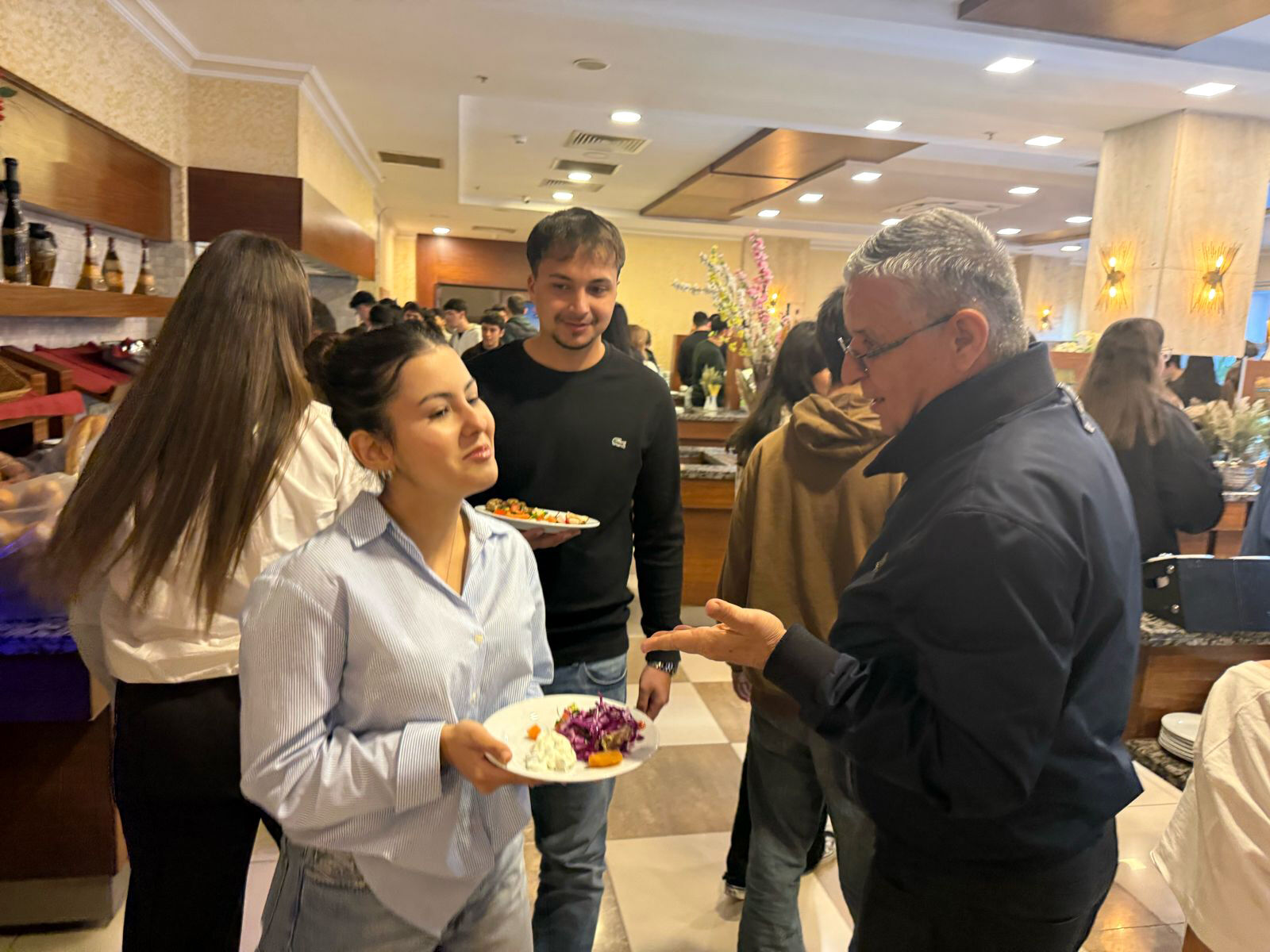 Kemer Belediye Başkanı Necati Topaloğlu Iftarı Öğrencilerle Yaptı (4)