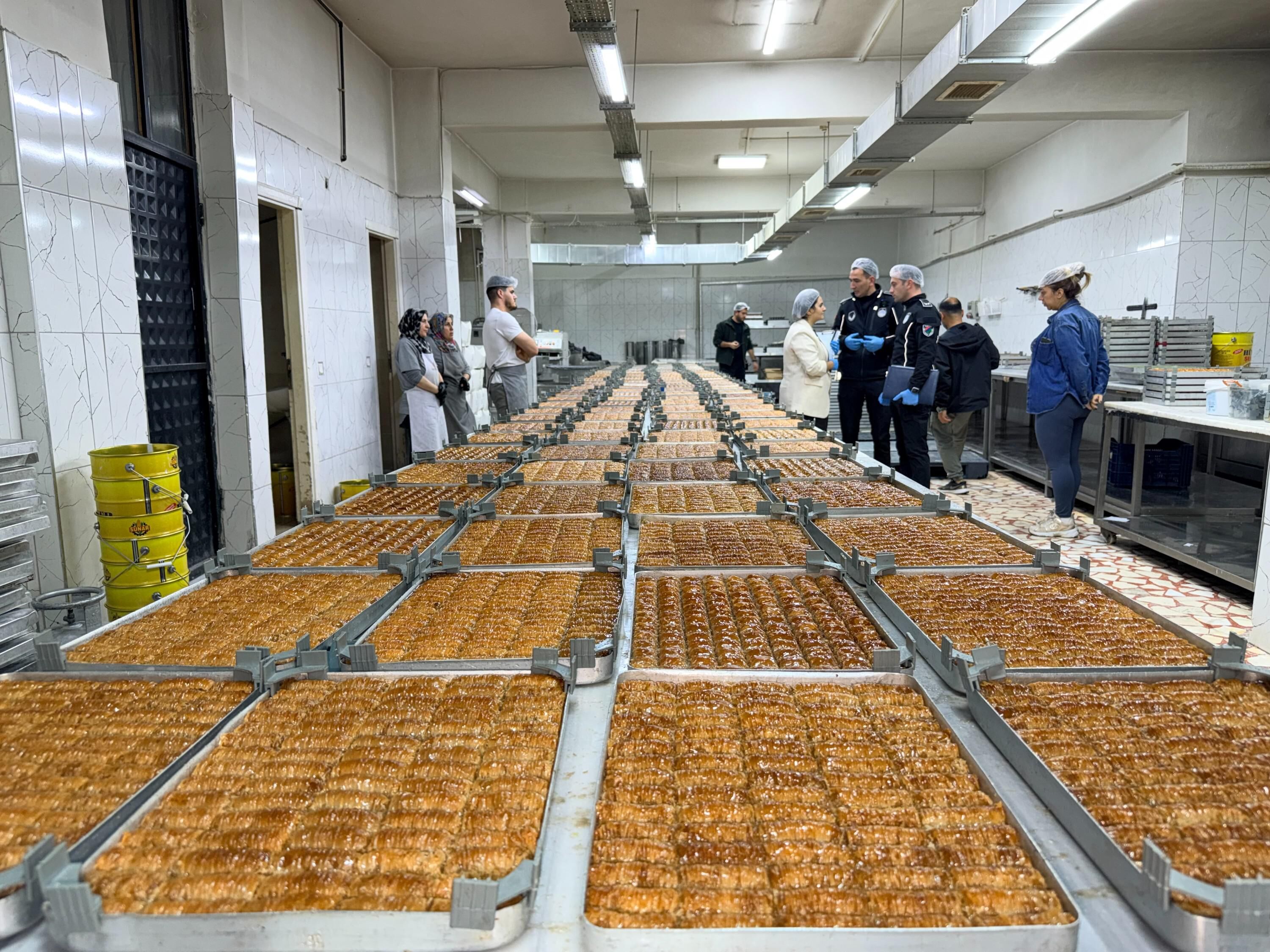 Kepez Belediyesi’nde Bayram Öncesi Baklava Denetimi (1)