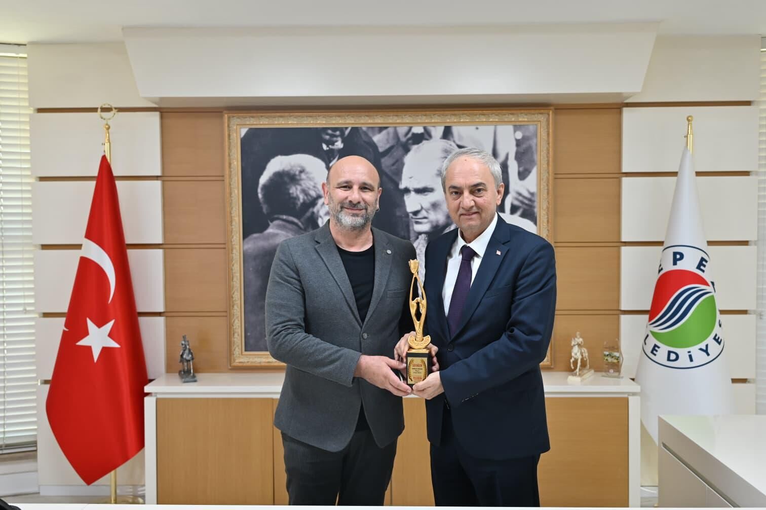 Kepez Tiyatrosu’na Iki Ödül Birden (2)