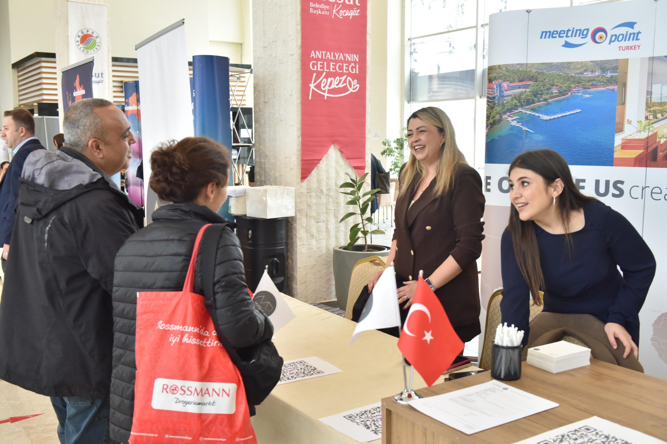 Kepez’de Iş Arayanlar Turizm Devleriyle Buluştu (1)-1