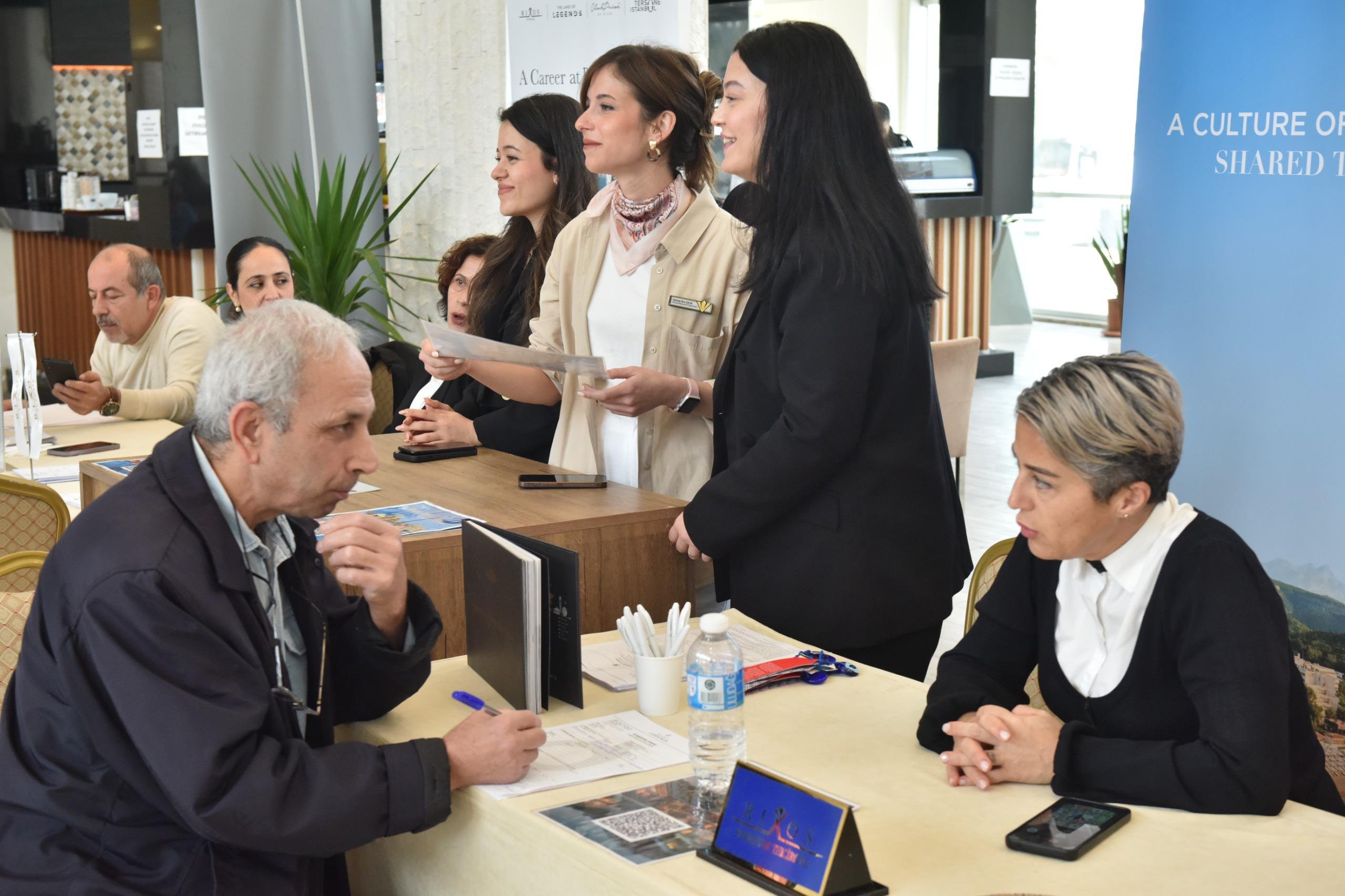 Kepez’de iş arayanlar turizm devleriyle buluştu