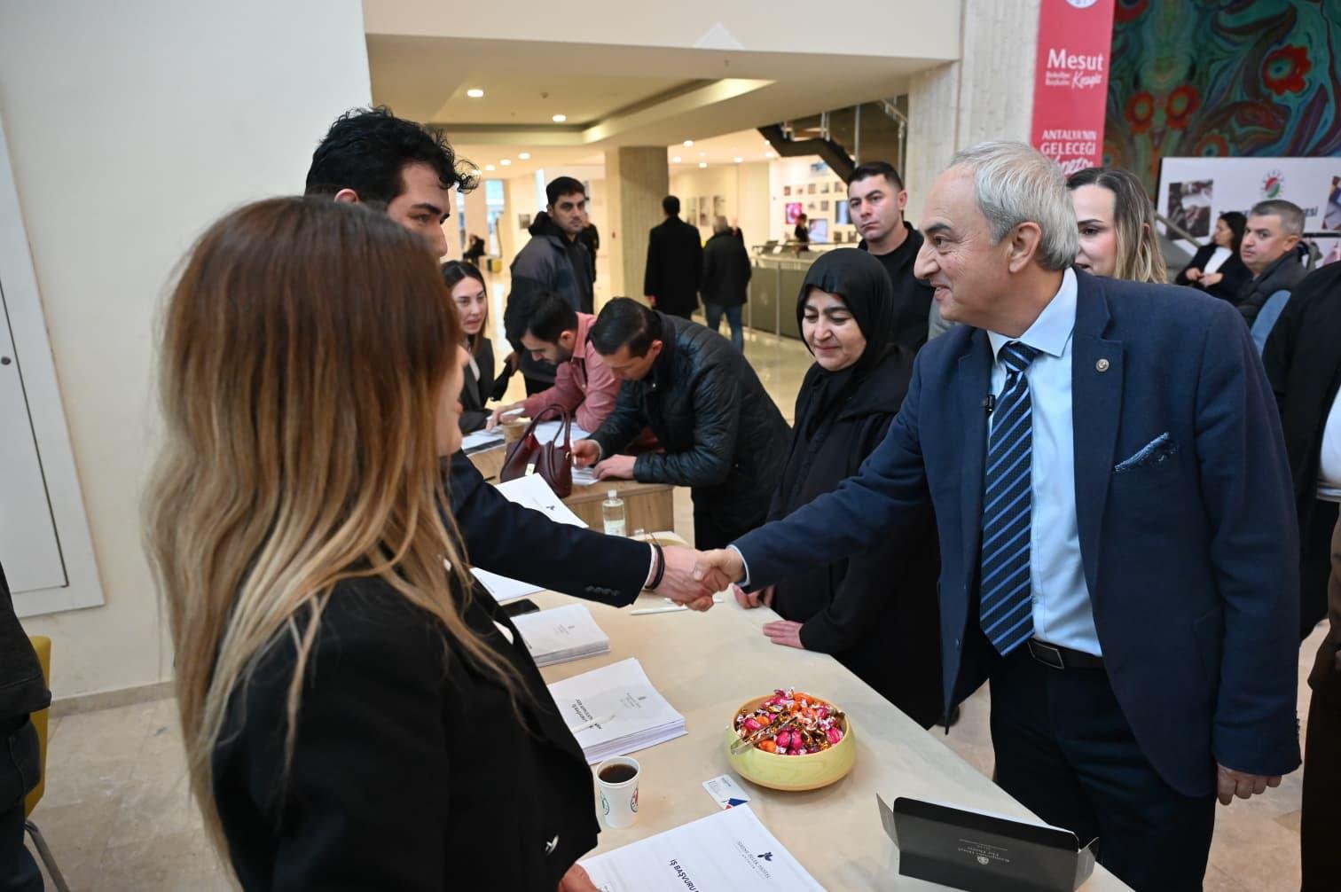 Kepezde Is Arayanlarla Isverenler Ayni Catida Bulustu 7