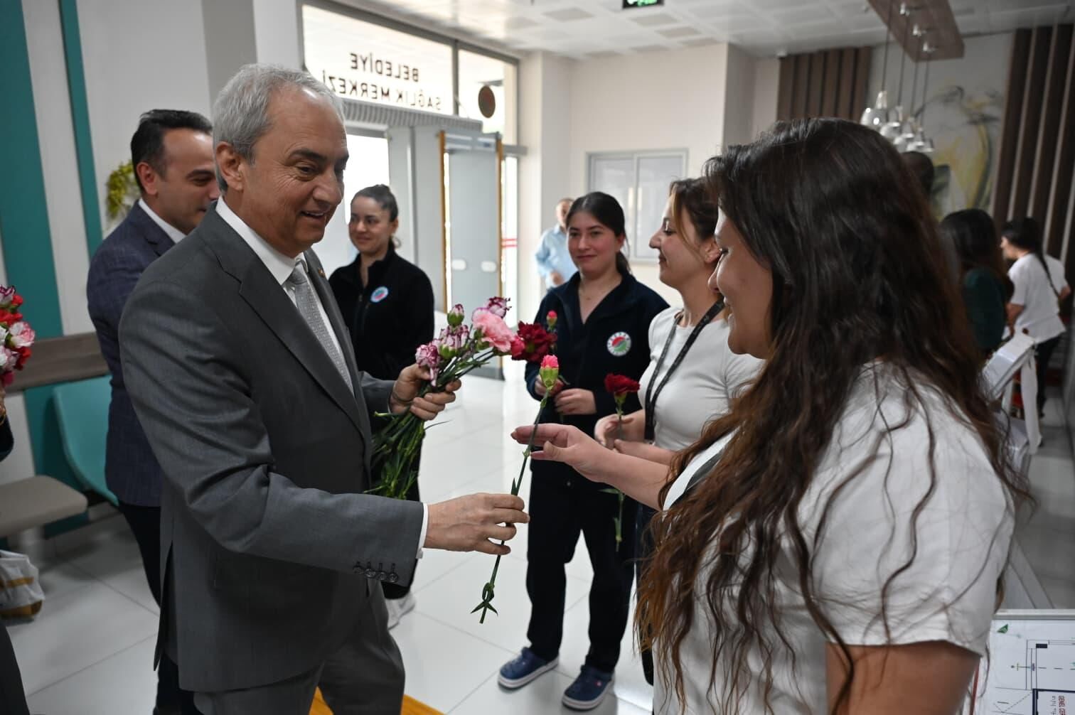 Kocagoz, Saglik Calisanlarinin Tip Bayramini Kutladi 4-1