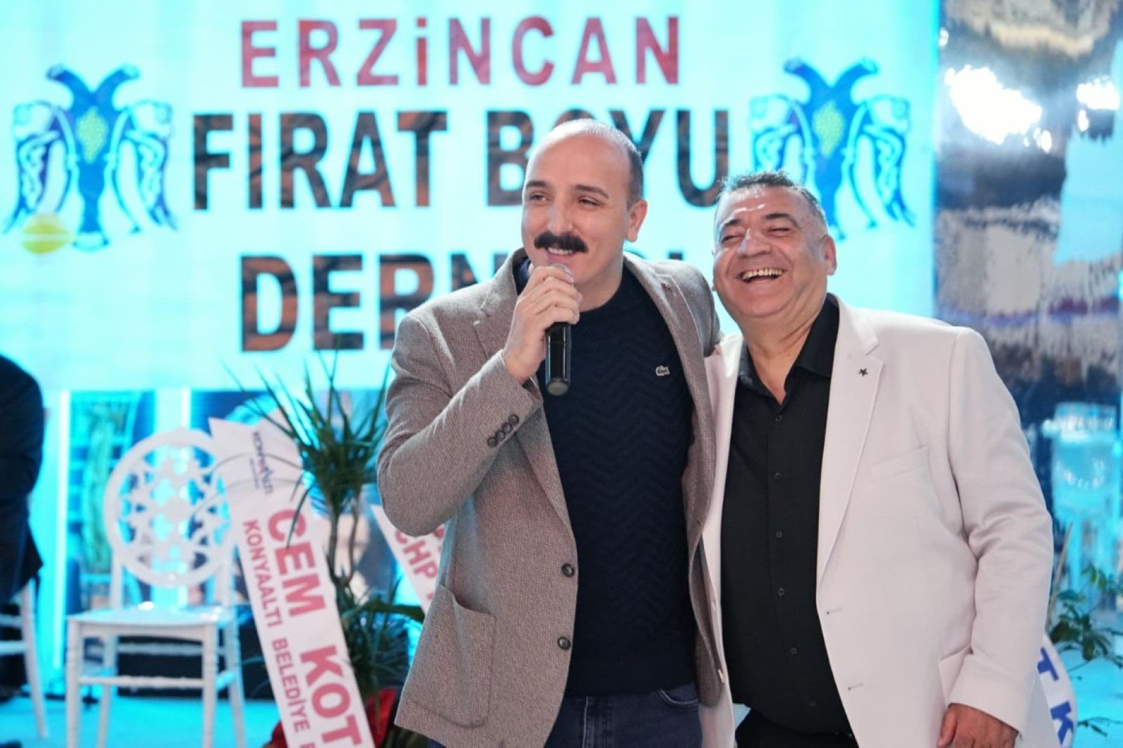 Konyaaltı Belediye Başkanı Cem Kotan dostluk gecesine katıldı