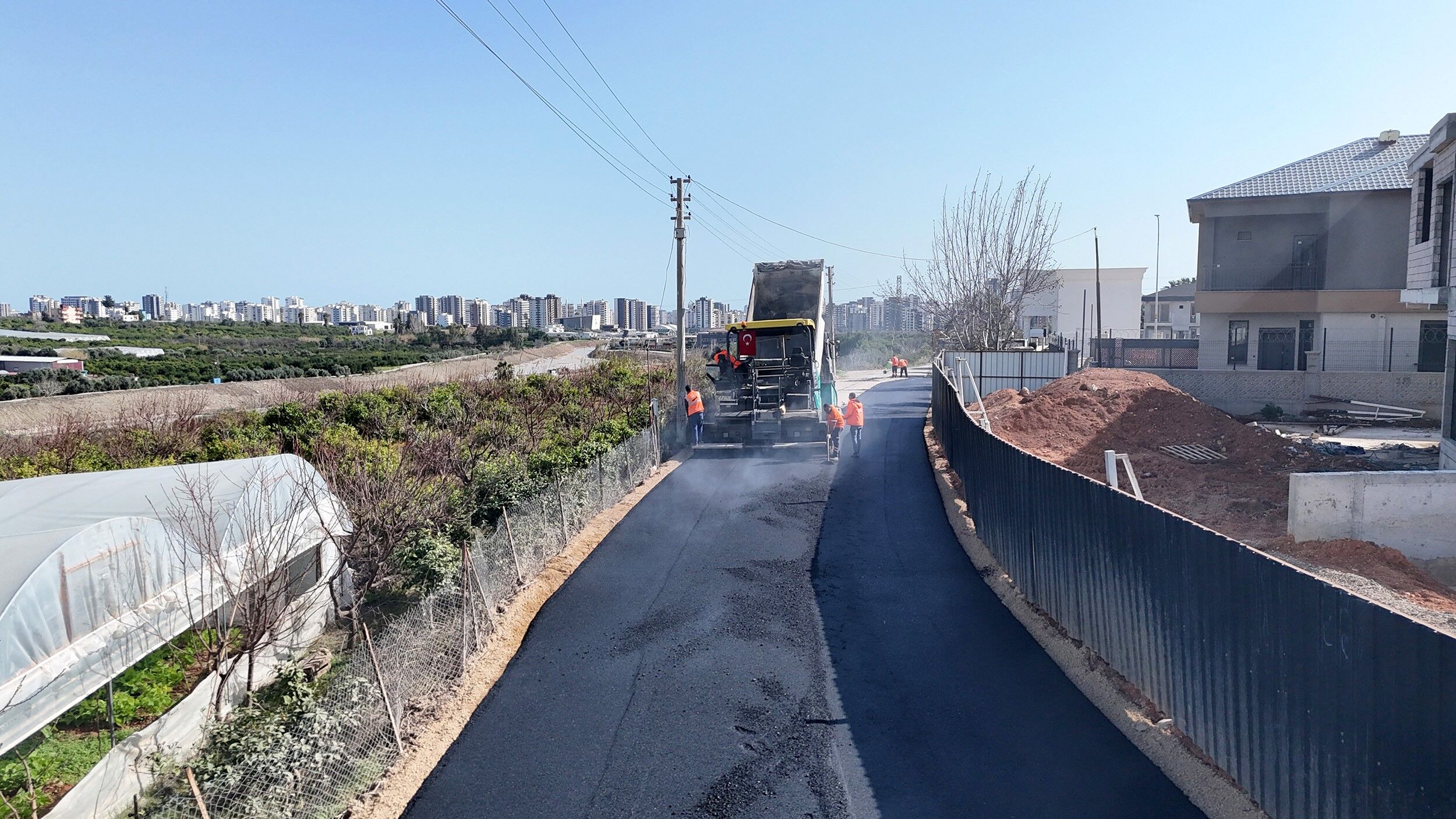 Mersin Mezitli’de Yollar Yenilendi (1)
