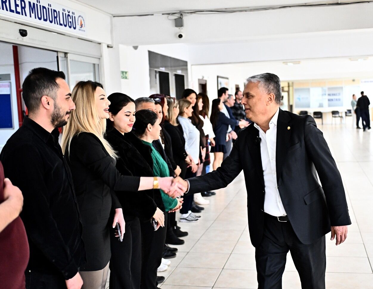 Muratpaşa Belediye Başkanı Uysal Belediye Personeliyle Bayramlaştı (4)