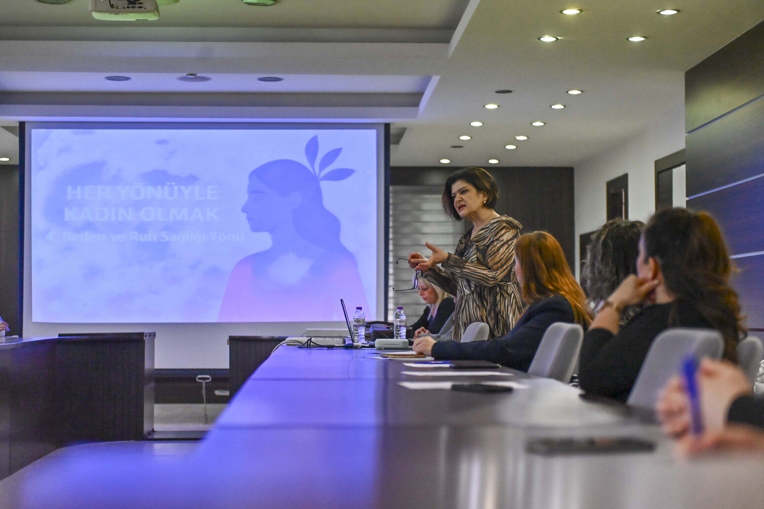 Muratpaşa ’da kadın personellere hak eğitimi