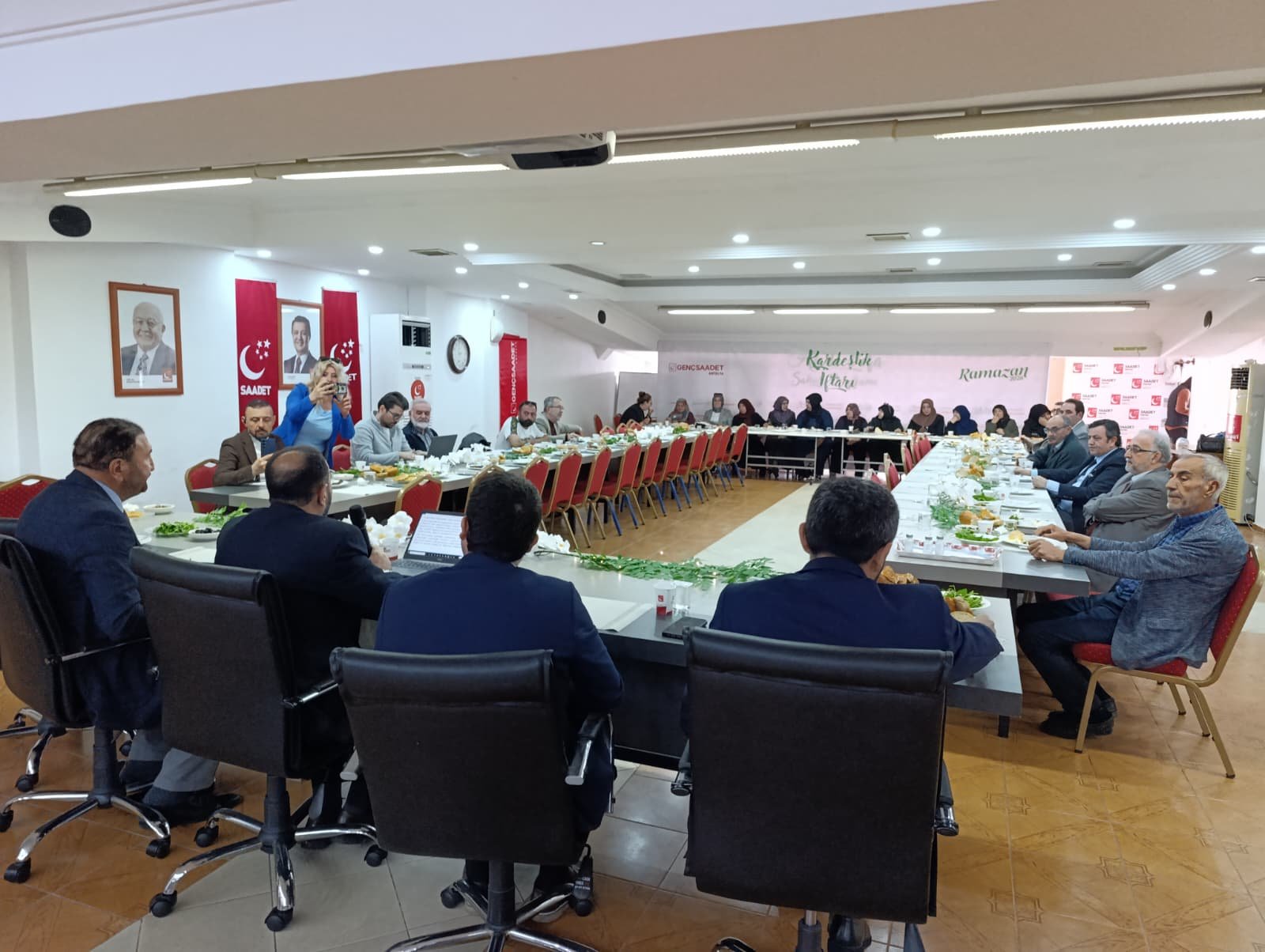 Saadet Partili Saydam Gundemi Degerlendirdi (2)