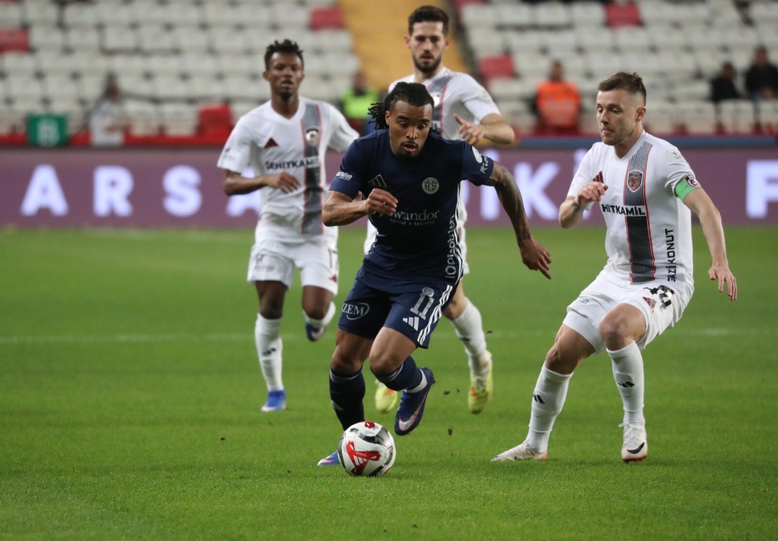 Samuel Ballet’in Hedefi Antalyaspor’da Kalıcı Olmak (6)