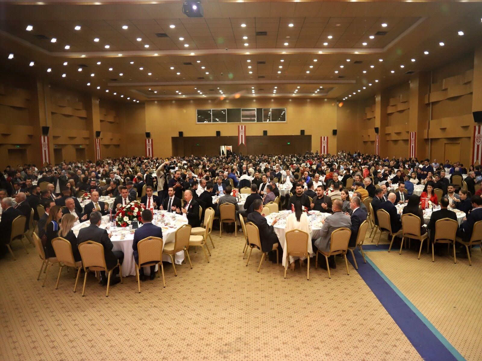 Vali Şahin’den Antalyaspor Için Kritik Çağrı (3)