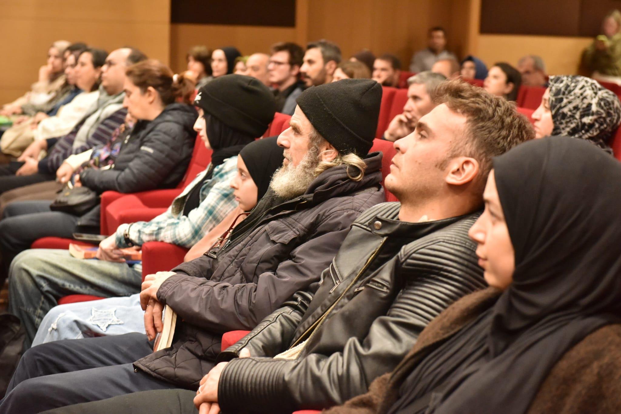 Yazar Tarik Tufan, Kepez Kitap Fuarinda Edebiyat Uzerine Konustu 5