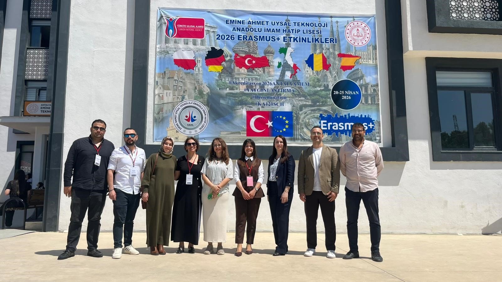 5 ülkeden gelen öğrencilere özel marşlı karşılama