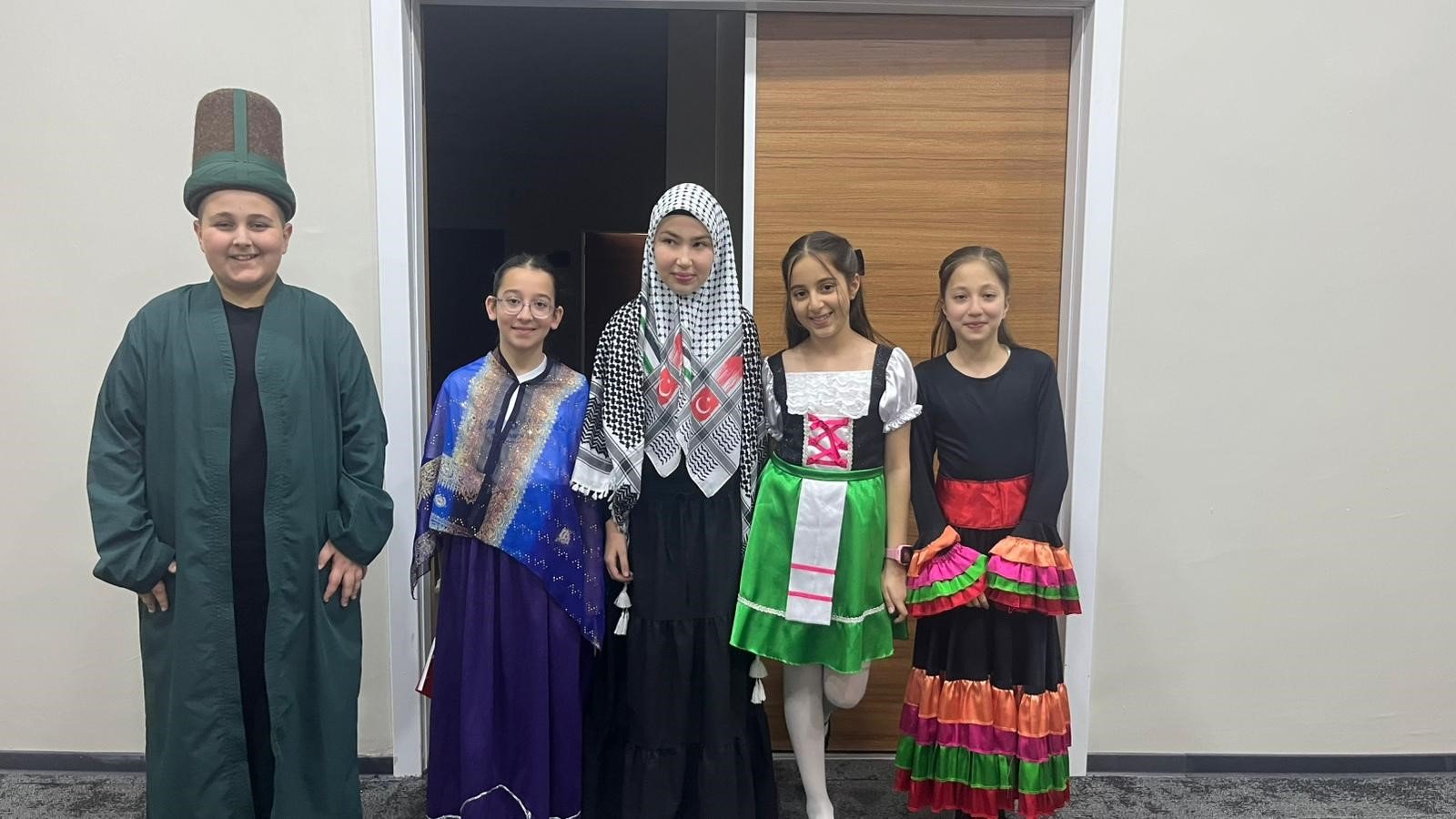 5 Ülkeden Gelen Öğrencilere Özel Marşlı Karşılama (7)