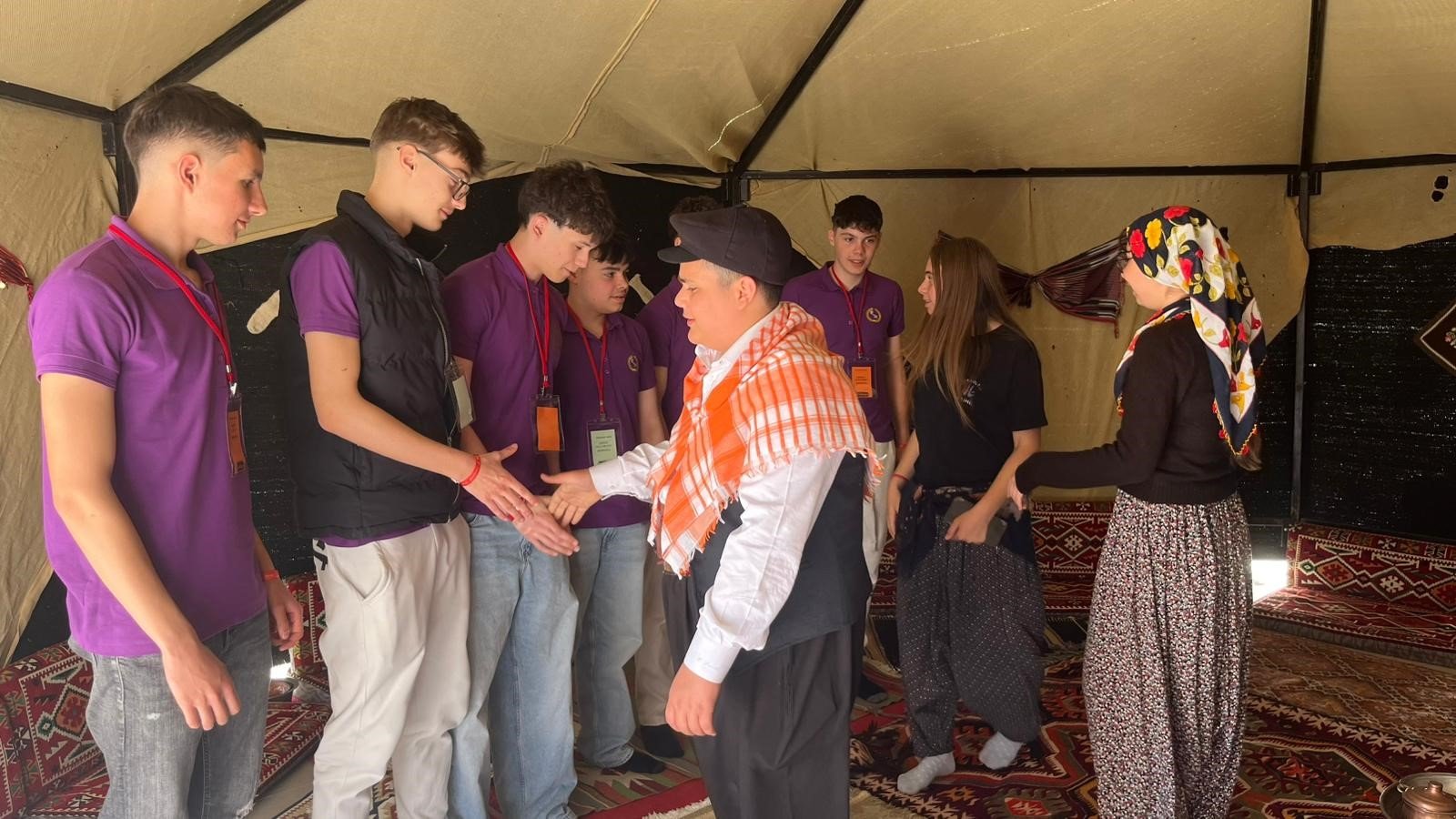 5 Ülkeden Gelen Öğrencilere Özel Marşlı Karşılama (8)