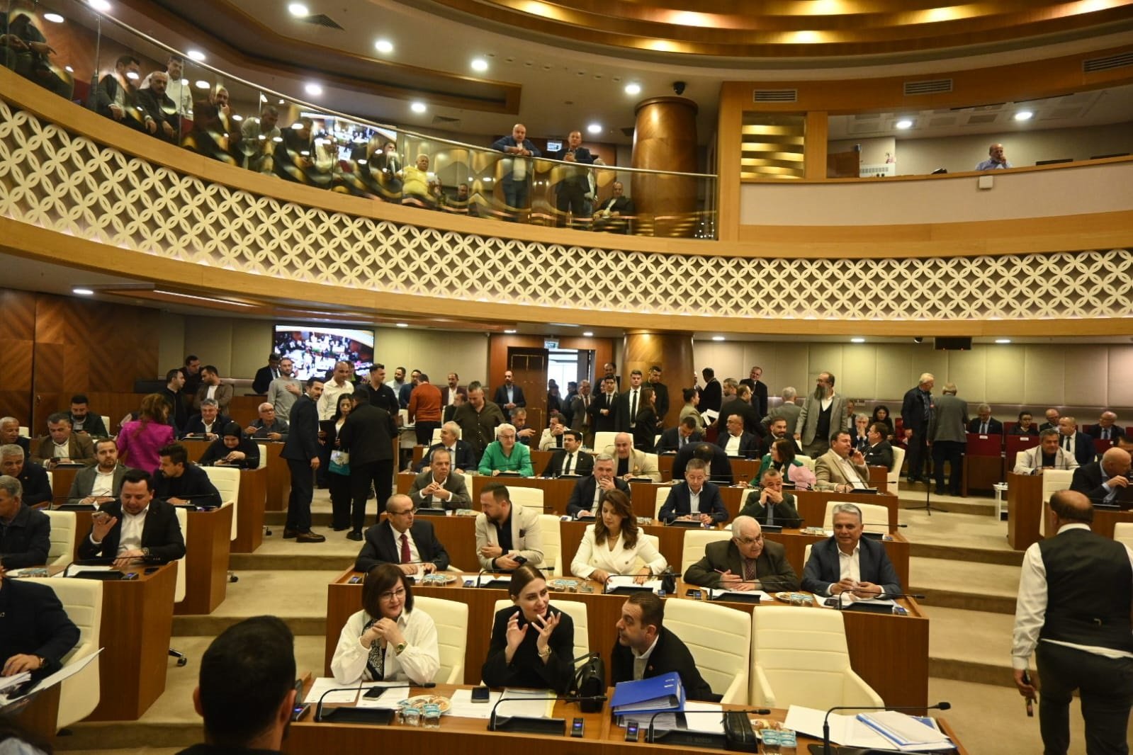 Ak Parti Ve Mhp Eleştirdi Büşra Özdemir Müjde Verdi (7)