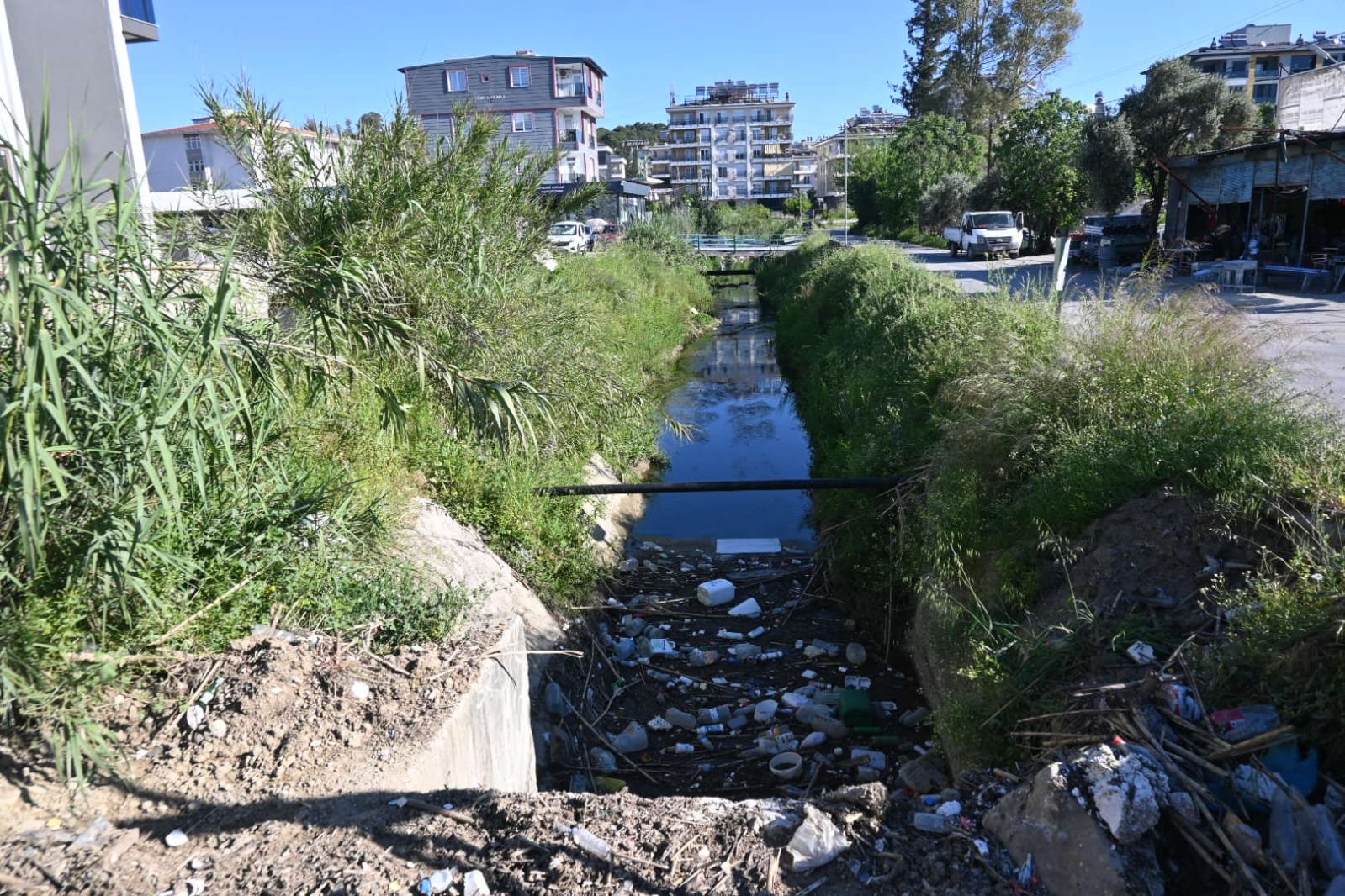 Aksu’daki Kirlilik Tepkilere Neden Oldu! Vatandaşlar Endişeli (1)