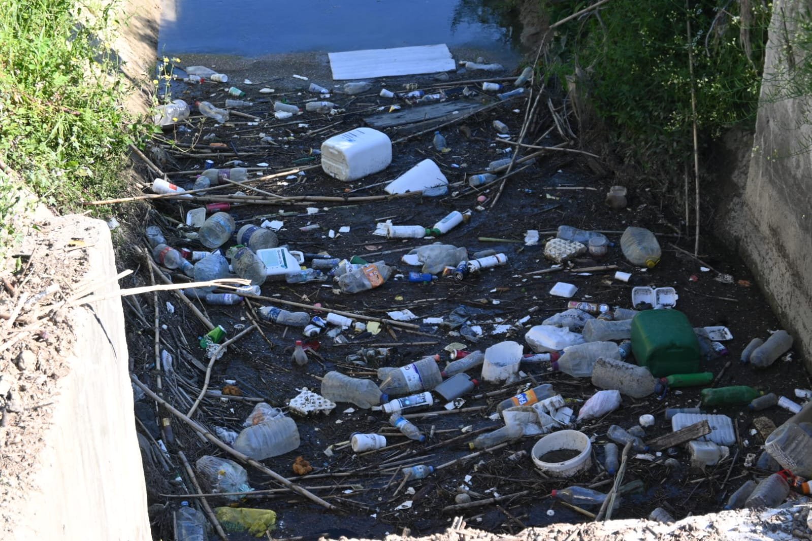 Aksu’daki Kirlilik Tepkilere Neden Oldu! Vatandaşlar Endişeli (5)