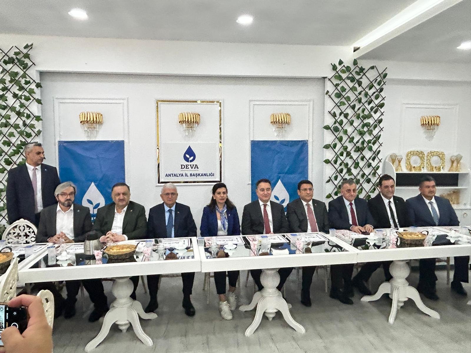 Ali Babacan Antalya’dan Sert Çıktı (1)