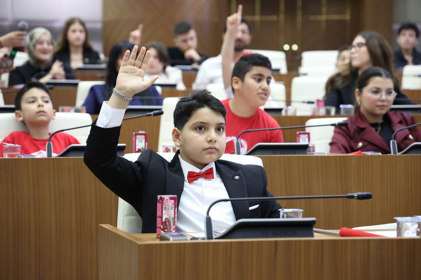 Antalya Büyükşehir Meclis Koltuğuna Oturan Çocuklar Iz Bıraktı (11)