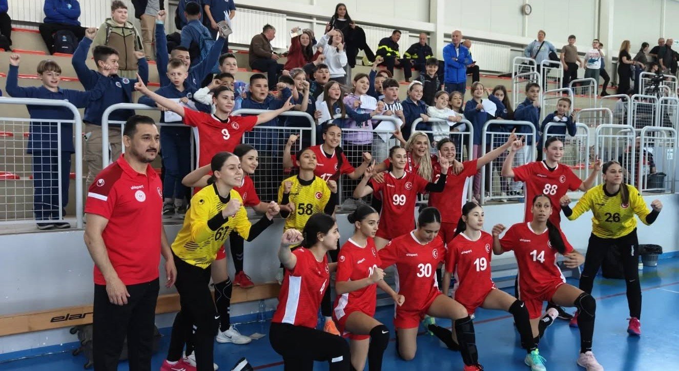 Antalya Ekibi, Makedonya’da Dünyanın En Iyi 8 Takımı Arasına Kaldı (1)