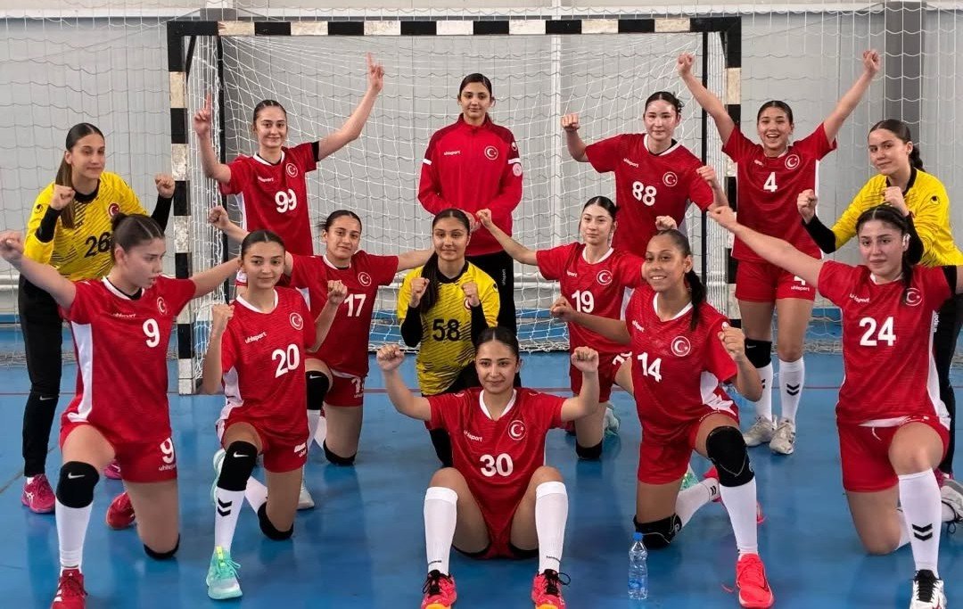 Antalya Ekibi, Makedonya’da Dünyanın En Iyi 8 Takımı Arasına Kaldı (3)