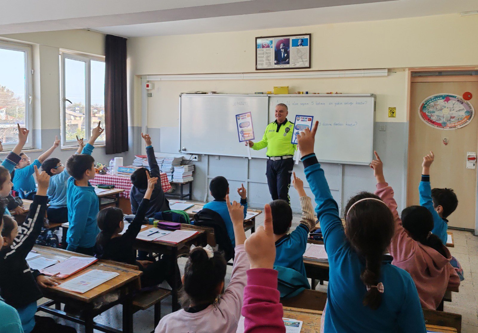 Antalya Emniyet Müdürlüğü’nden Öğrencilere Trafik Eğitimi (1)